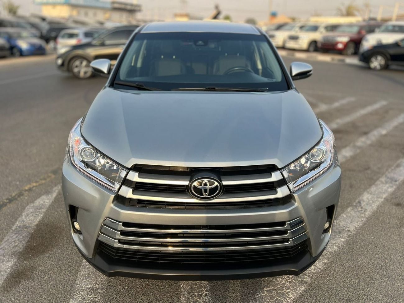 Toyota Highlander LE (NON GCC) 2017 Toyota Highlander - MidOption - 3.5L V6 - Full 7 Seater - Trunk Auto