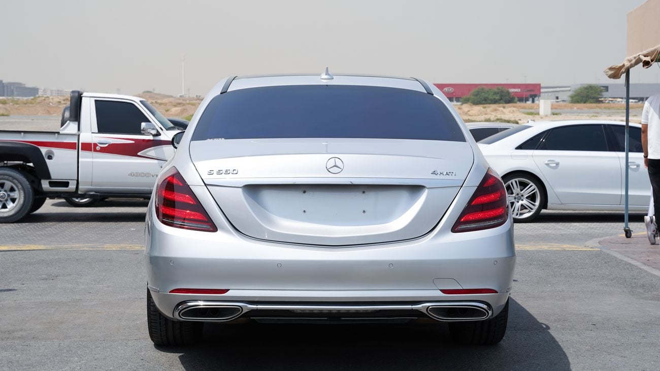 مرسيدس بنز S 560