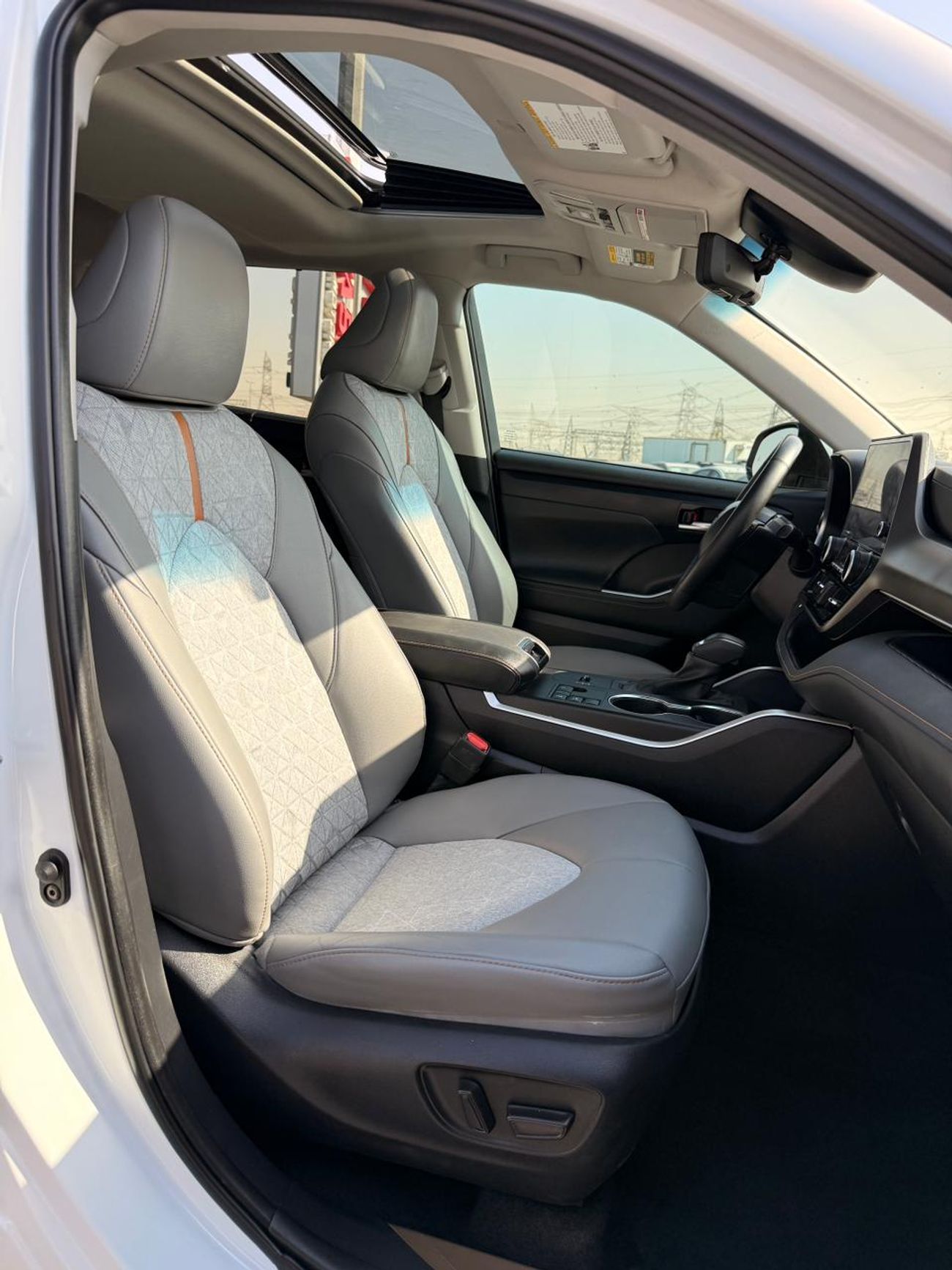 Toyota Highlander Hybrid Bronze Edition Full option 2023