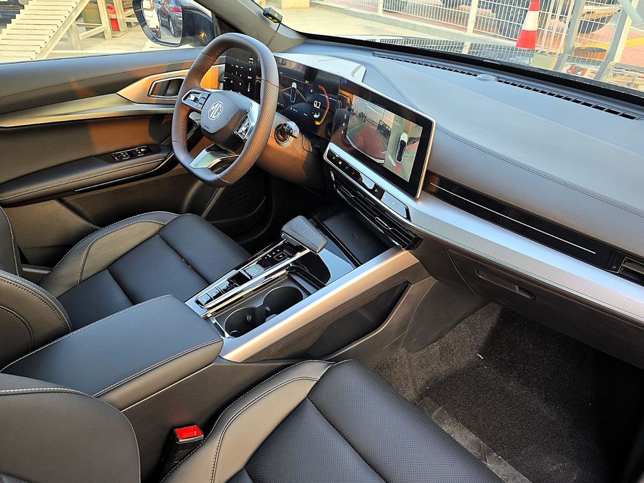 MG One MG One 1.5 LUX SUV FWD 5Doors Black Color 2024