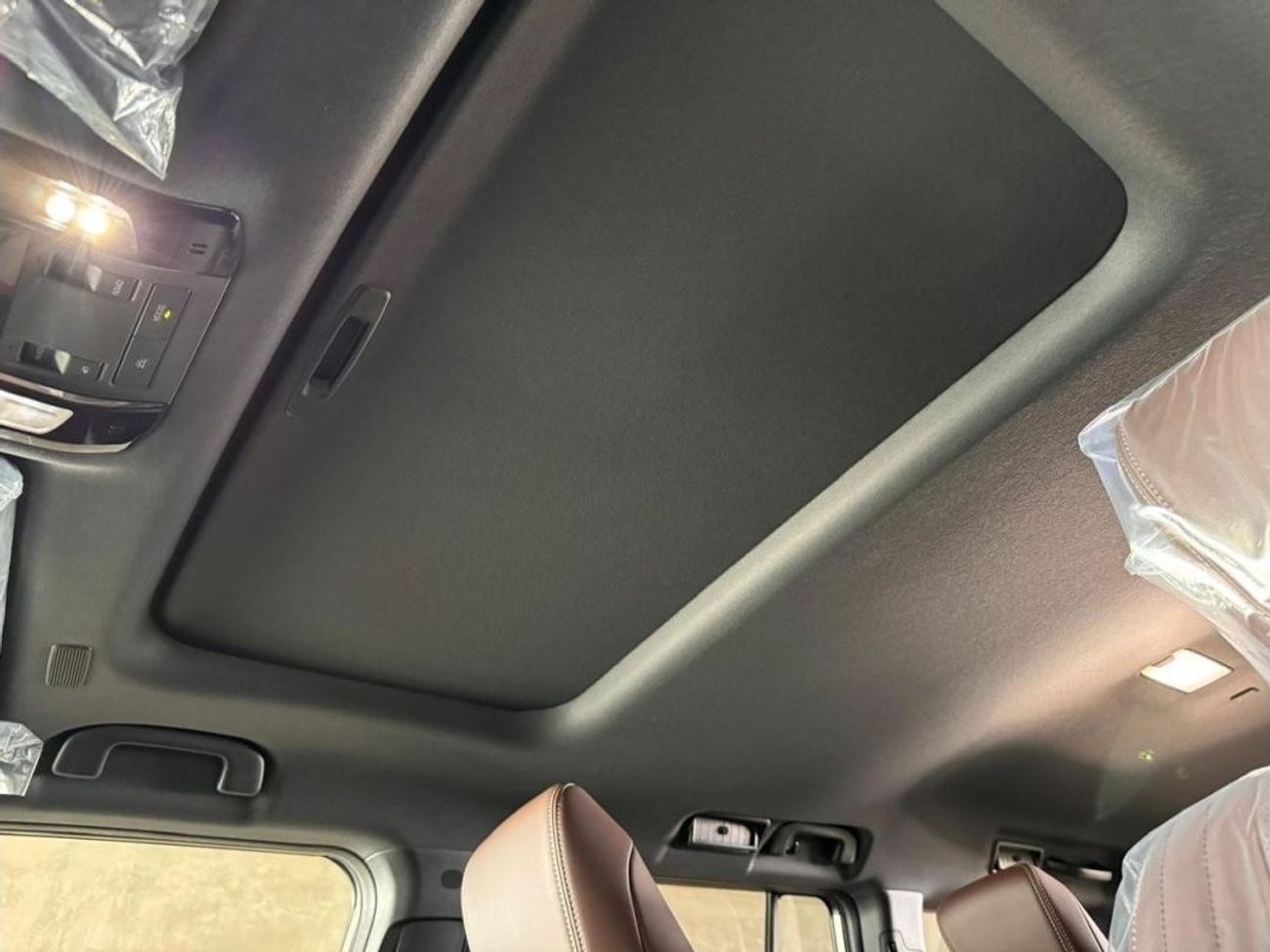 تويوتا برادو 2.4L PETROL LUXURY 2024