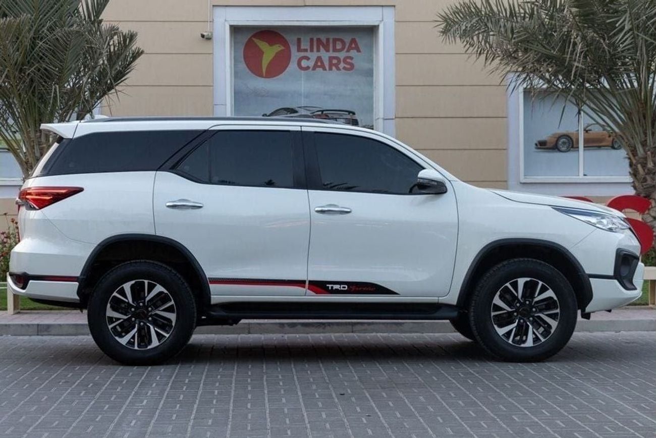 تويوتا فورتونر Toyota Fortuner TRD Sportivo 2018 GCC (LOW MILEAGE) under Warranty with Flexible Down-Payment.