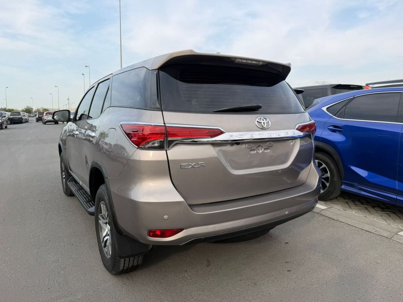 Toyota Fortuner EXR 2.7L (160 HP)