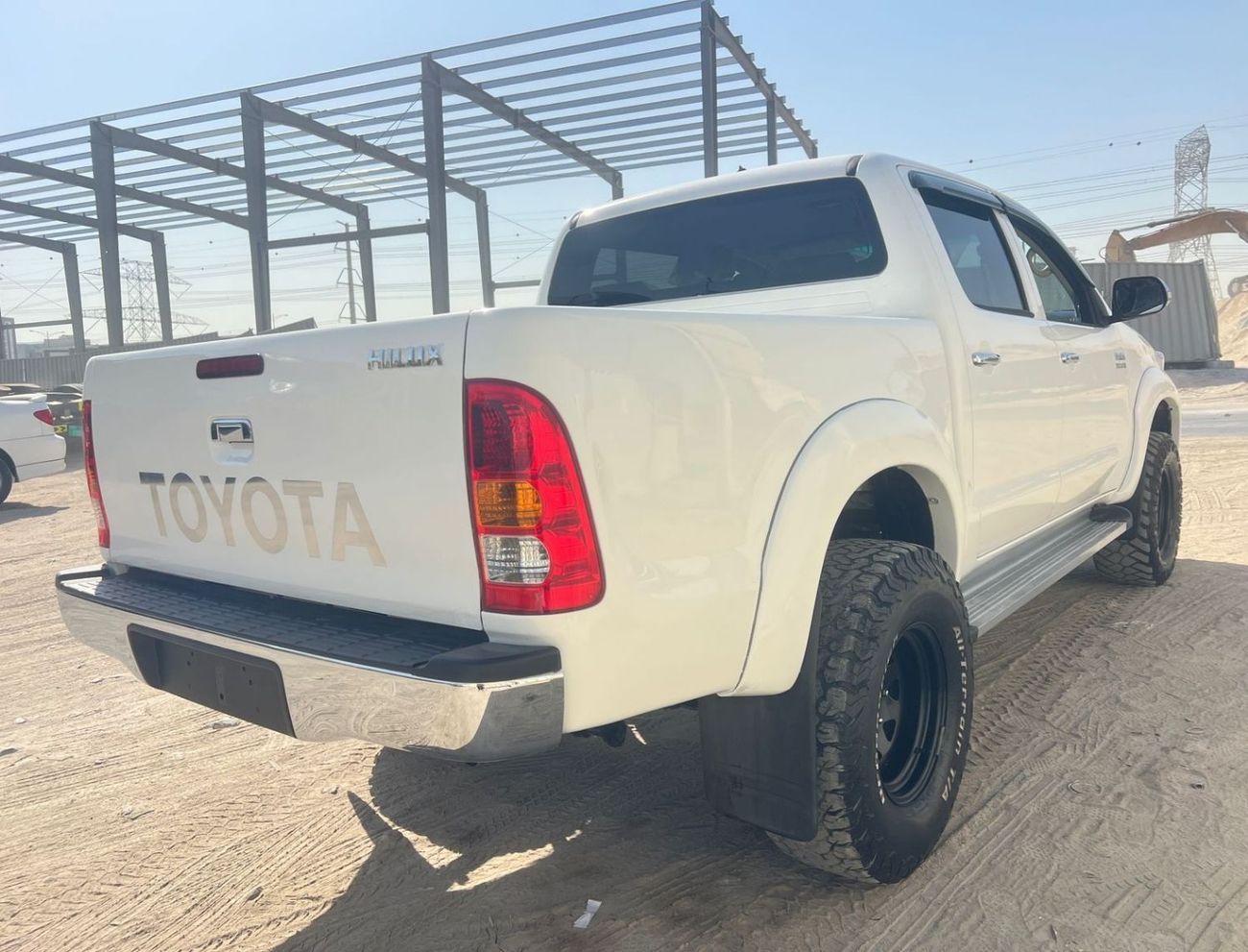 Toyota Hilux diesel 3.0 liter ,right hand drive 2013 model automatic only for export available