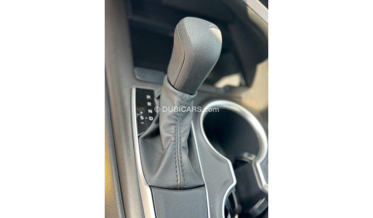 Toyota Camry 2.5 L , Europe spec , push start , electric seat , line radar ,front radar , rims 17