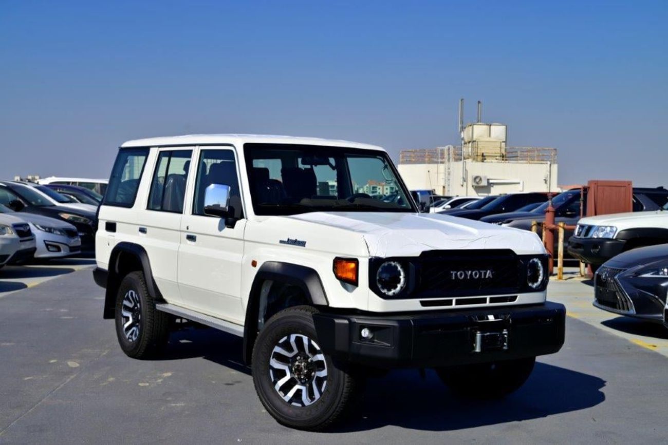 تويوتا لاند كروزر 70 S-DLX 2.8L (5 Door)
