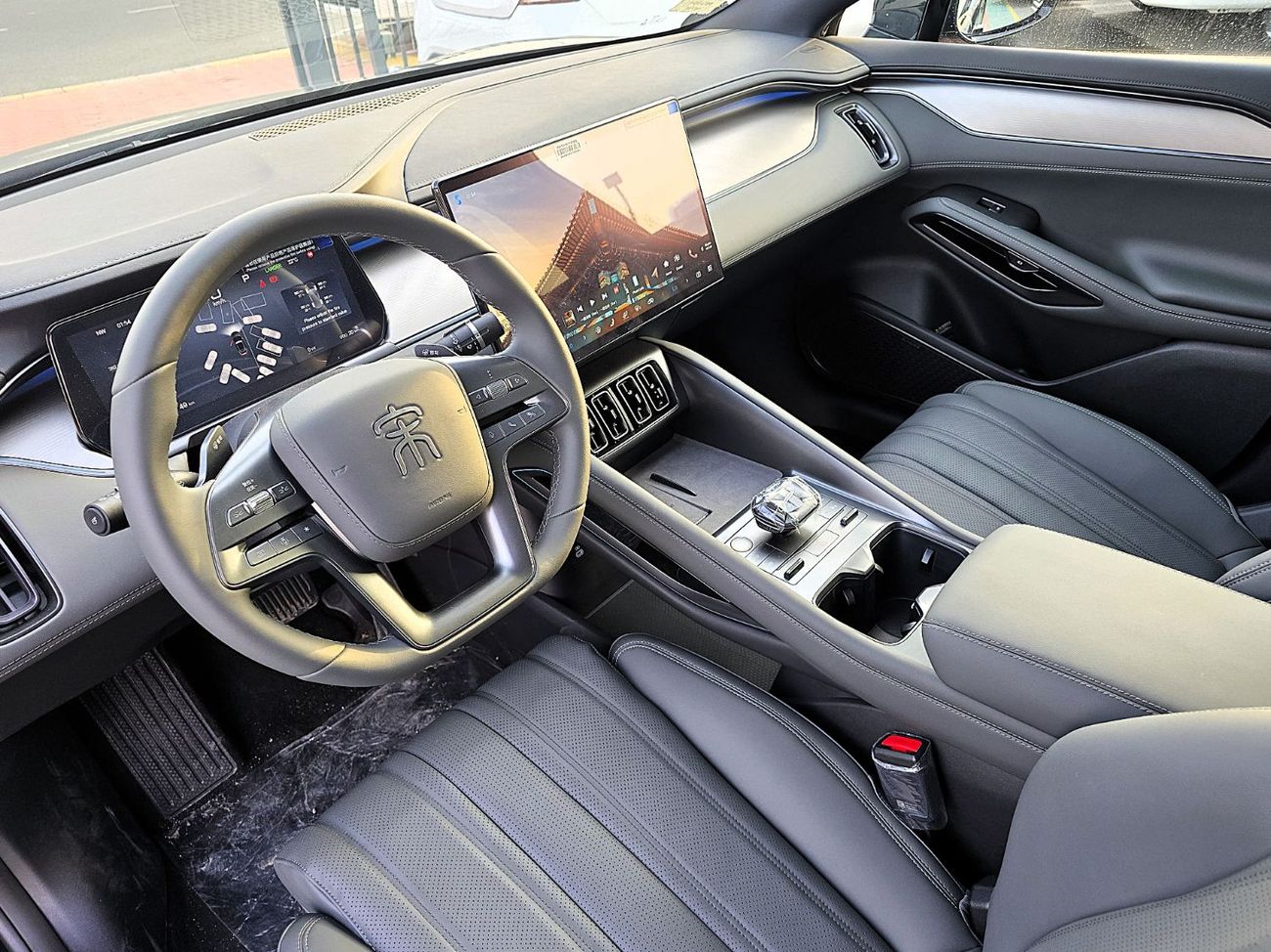 BYD Song L BYD Song L EV FULL OPTION 662 K.M RANG With radar Black Color 2025 Model