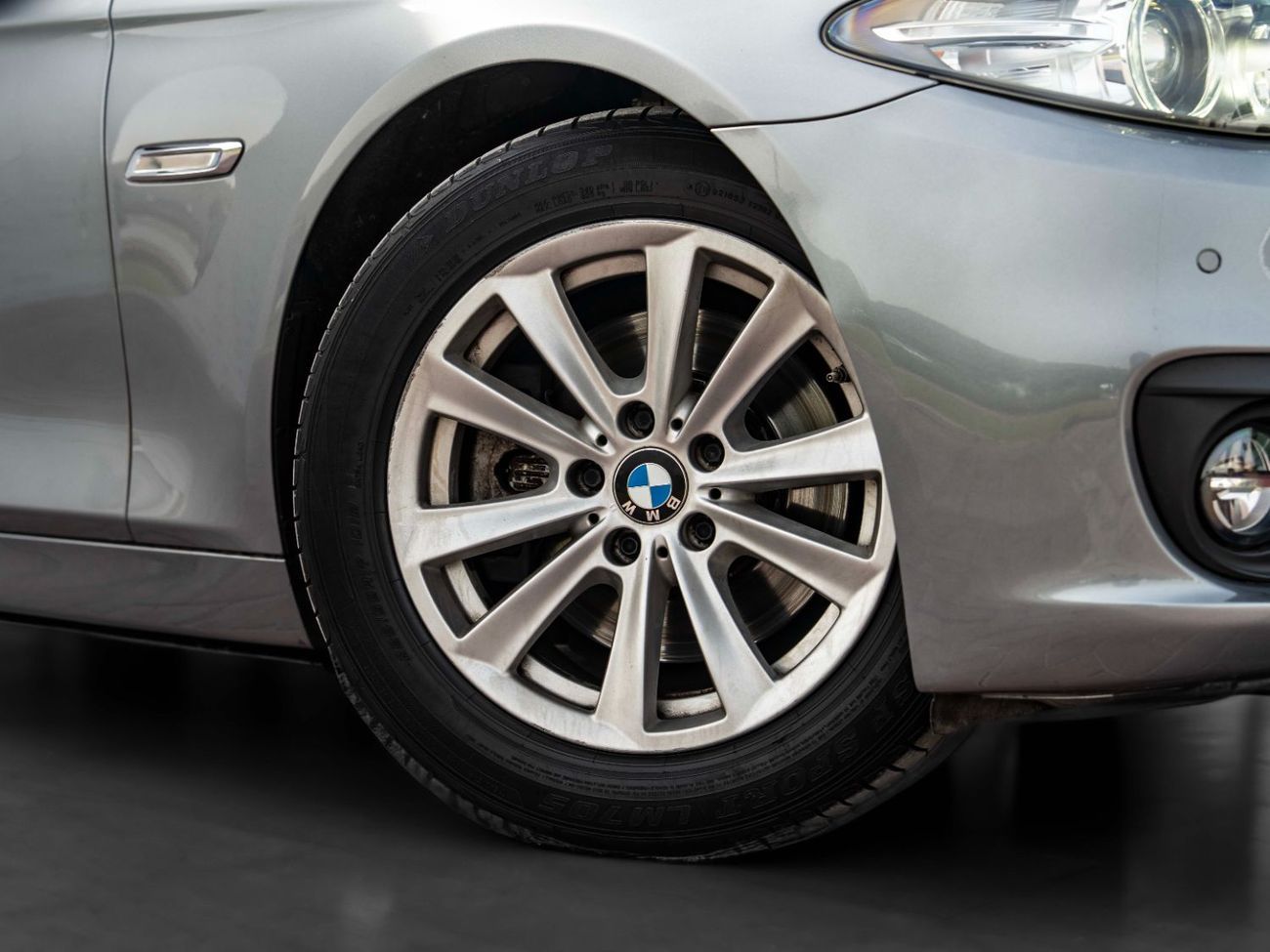 بي أم دبليو 520i Exclusive 1.6L