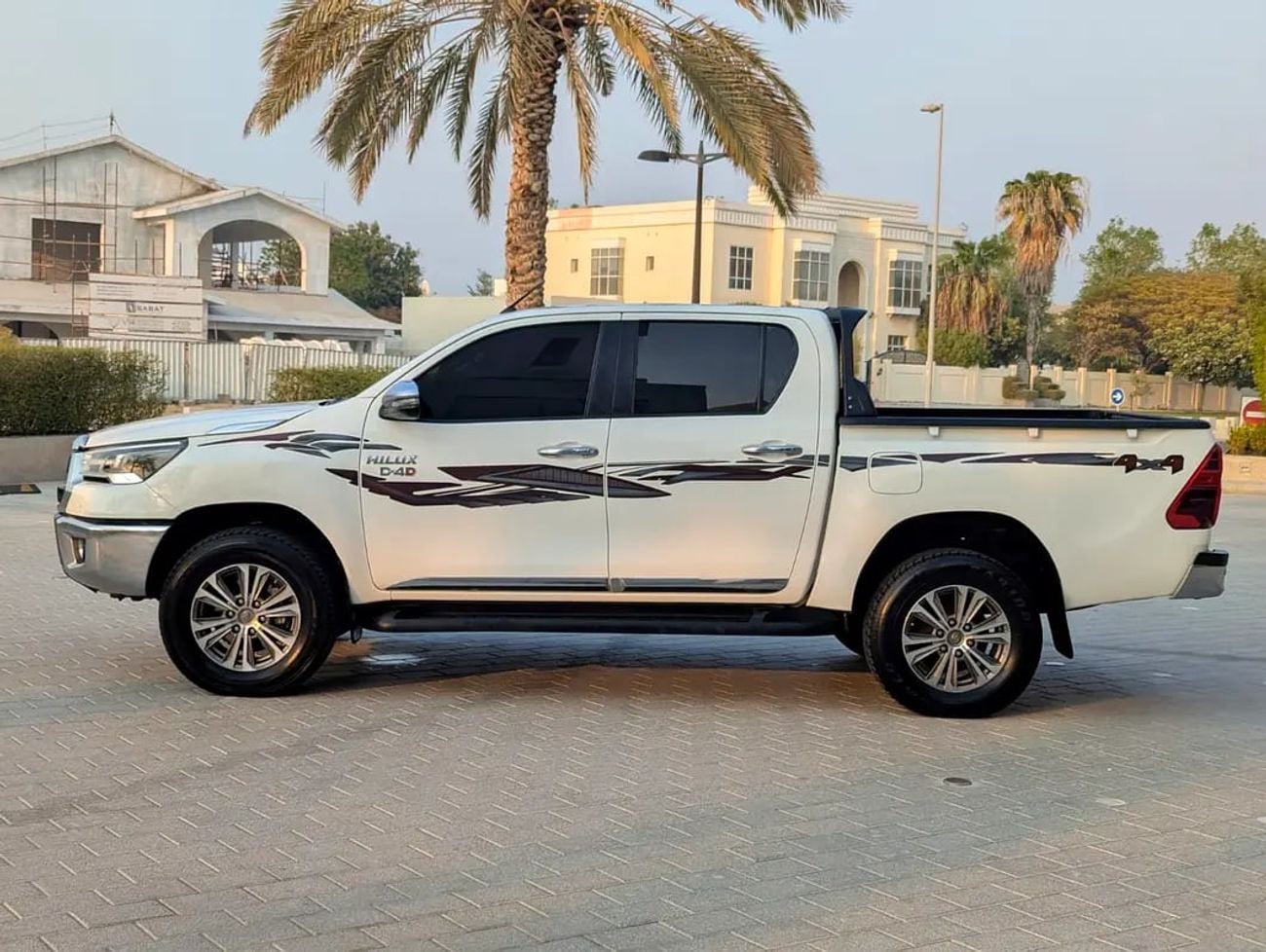 Toyota Hilux SGLX SR5  2021 Diesel 2.4L— GCC | Full Option