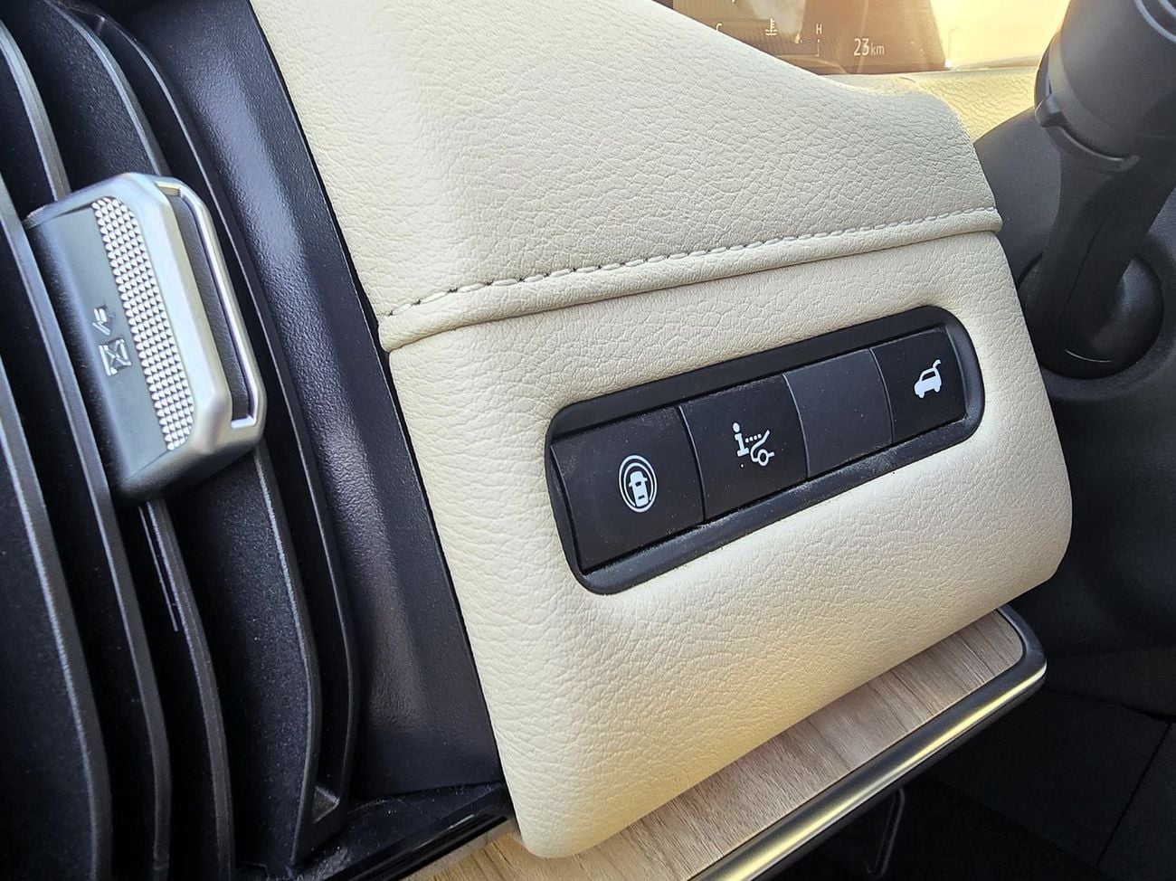 Nissan Patrol LE PLATINUM CITY Nissan patrol platinum full option 3.5l T A/T V6  4WD Gcc black color inside beige