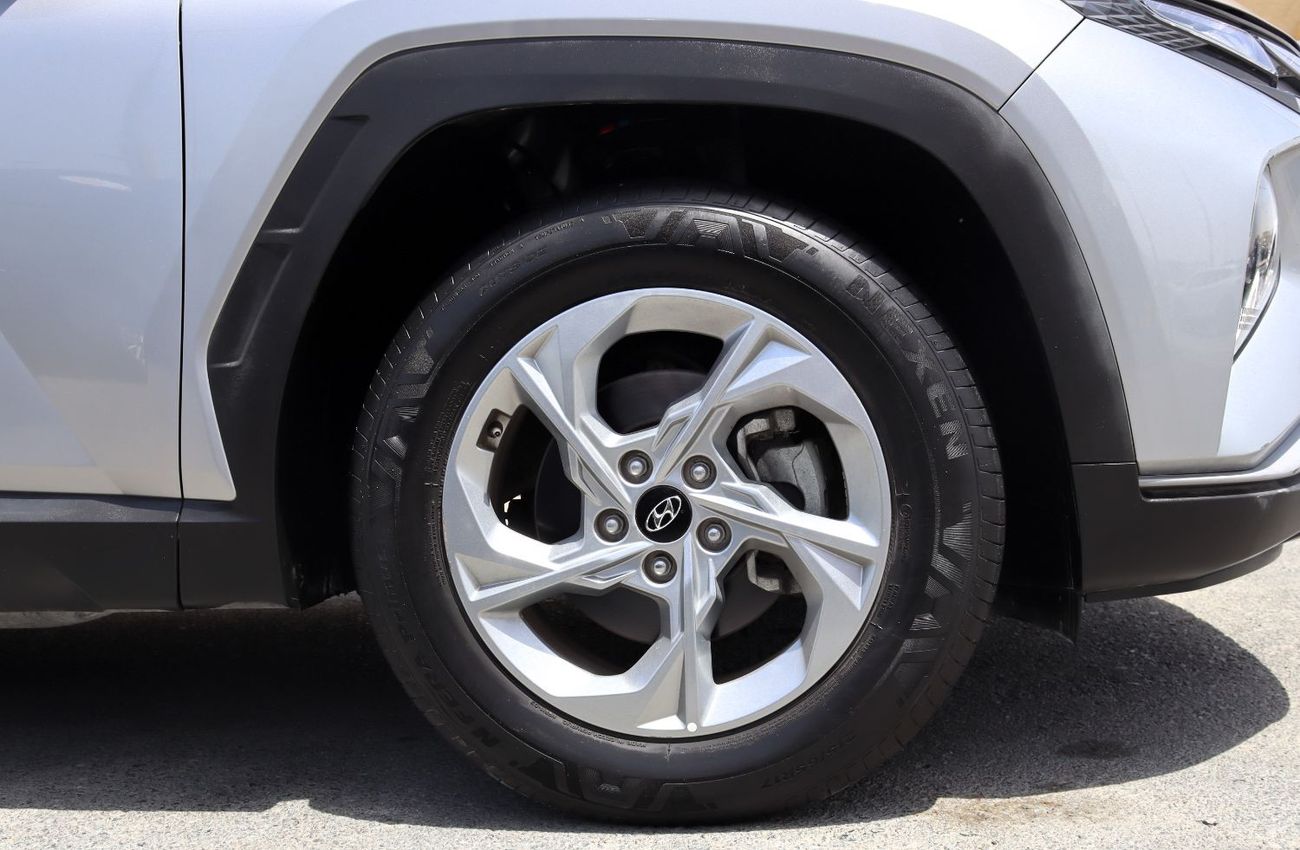 Hyundai Tucson Comfort ACCIDENTS FREE - GCC - 2000 CC - ORIGINAL PAINT - PERFECT CONDITION INSIDE OUT