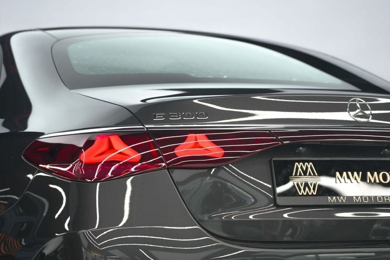 مرسيدس بنز E300 Mercedes-Benz E 300 | 2025 GCC 0km | Agency Warranty | AMG Package | DIGITAL LIGHT