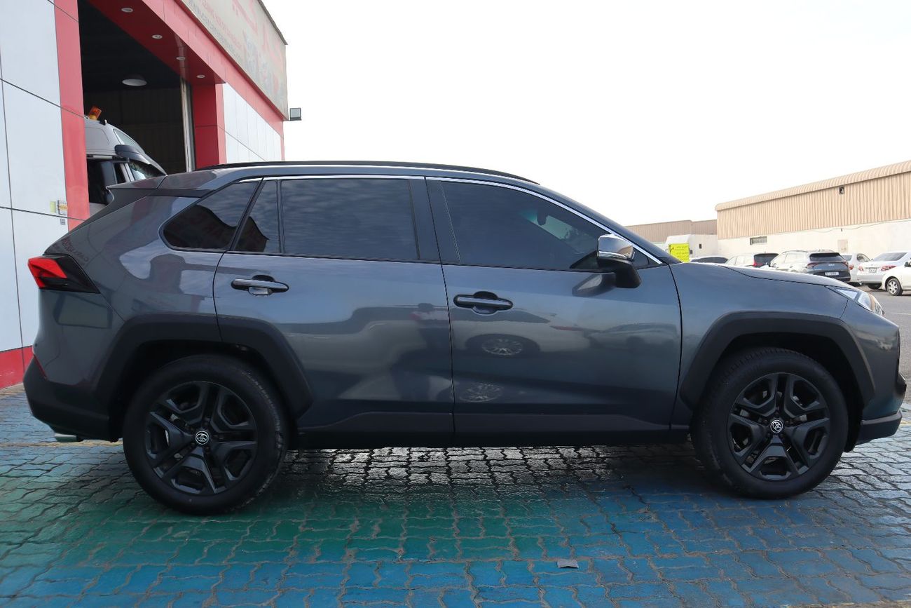 تويوتا راف ٤ 2.5L Adventure