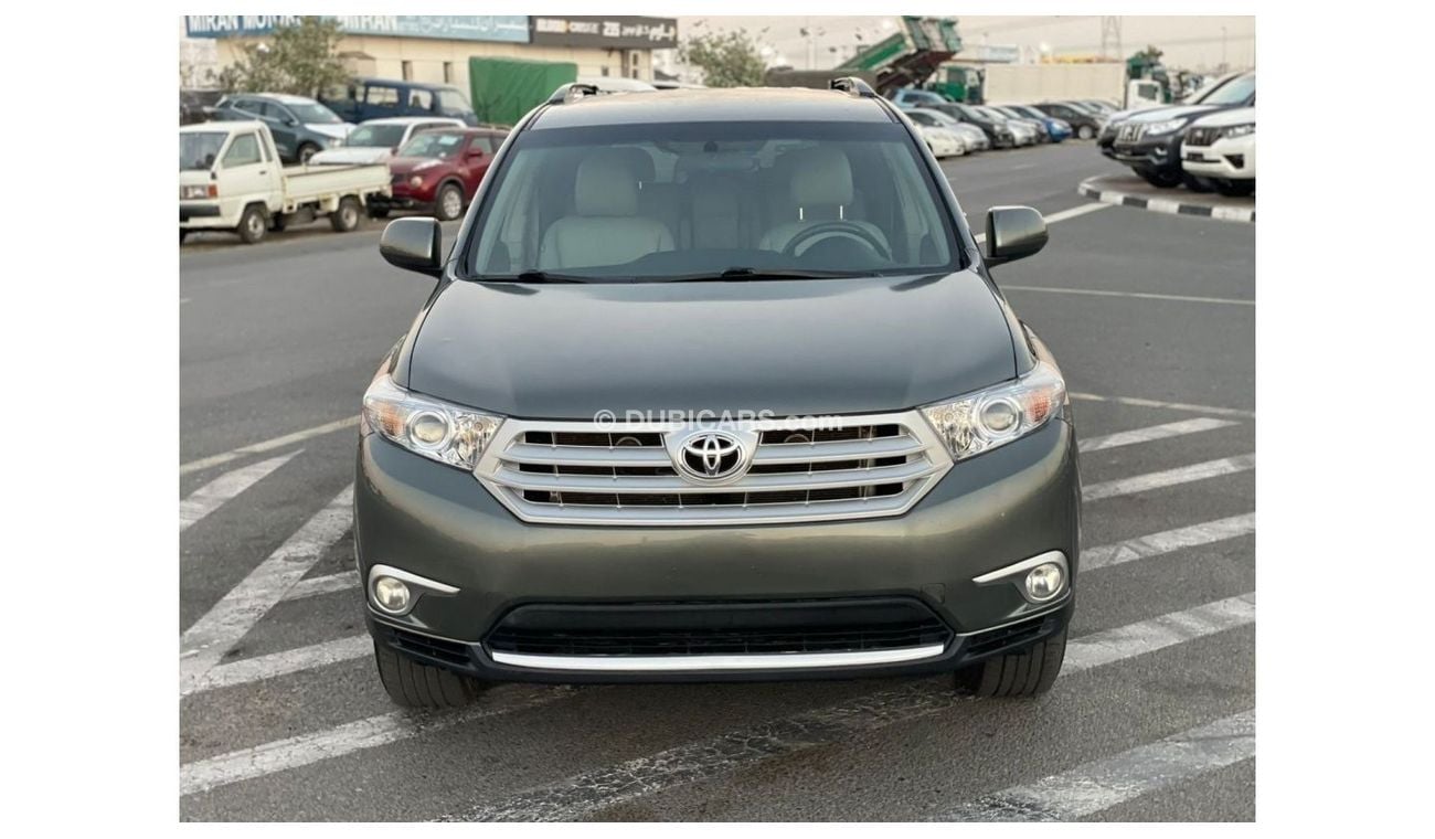 Toyota Highlander “Offer”2013 Toyota Highlander 3.5L V6 4x4 AWD Electric Seats + Rear CAM - - UAE PASS