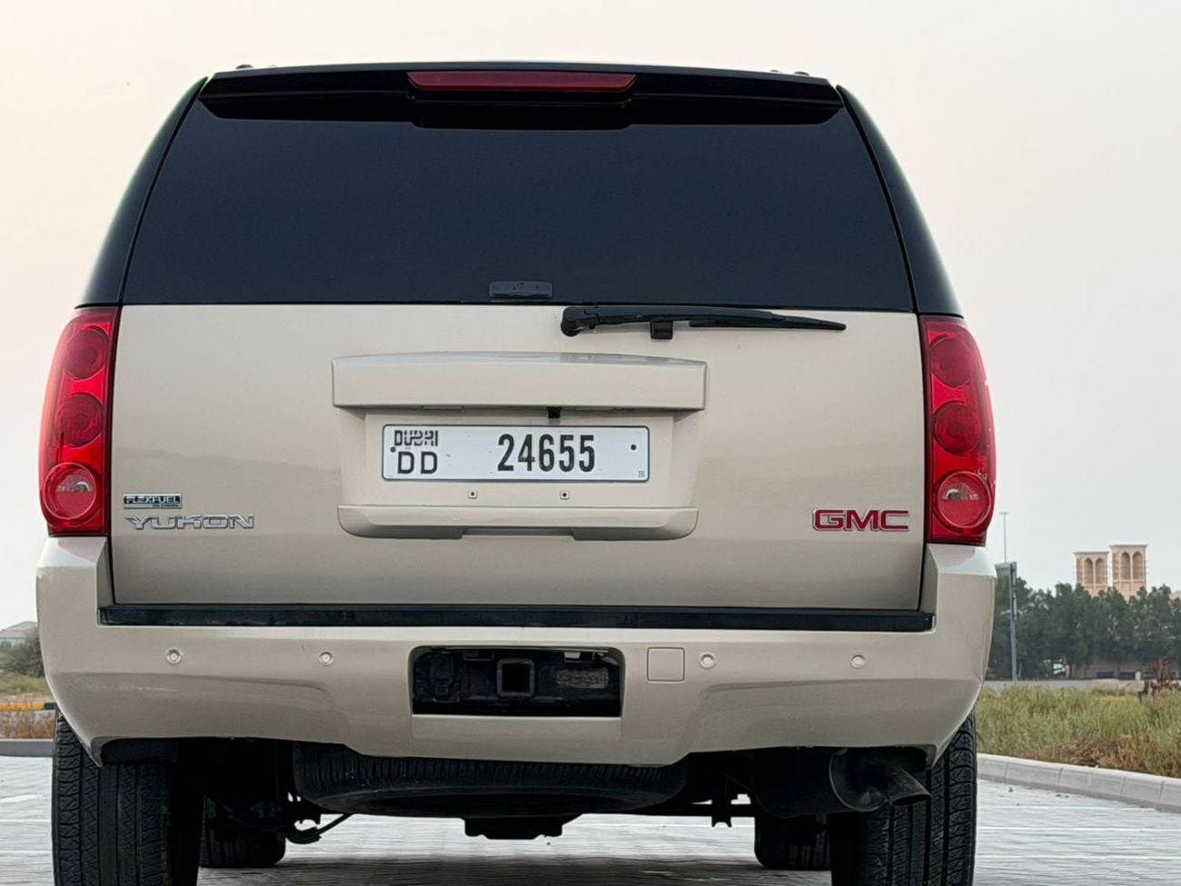 GMC Yukon SLT top-of-the-line model with sunroof