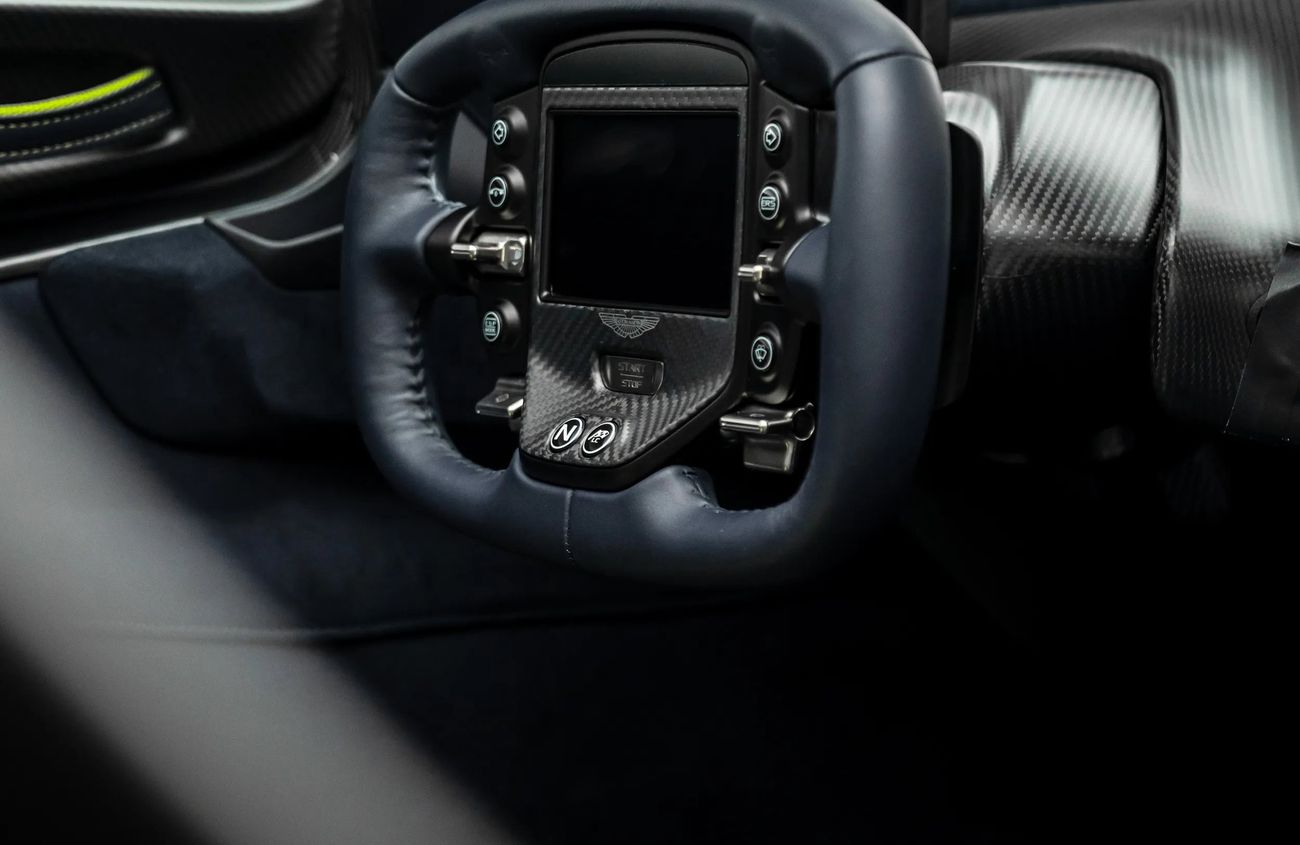 أستون مارتن فالكيري 6.5L V-12 Naturally Aspirated V12  Engine + eMotor