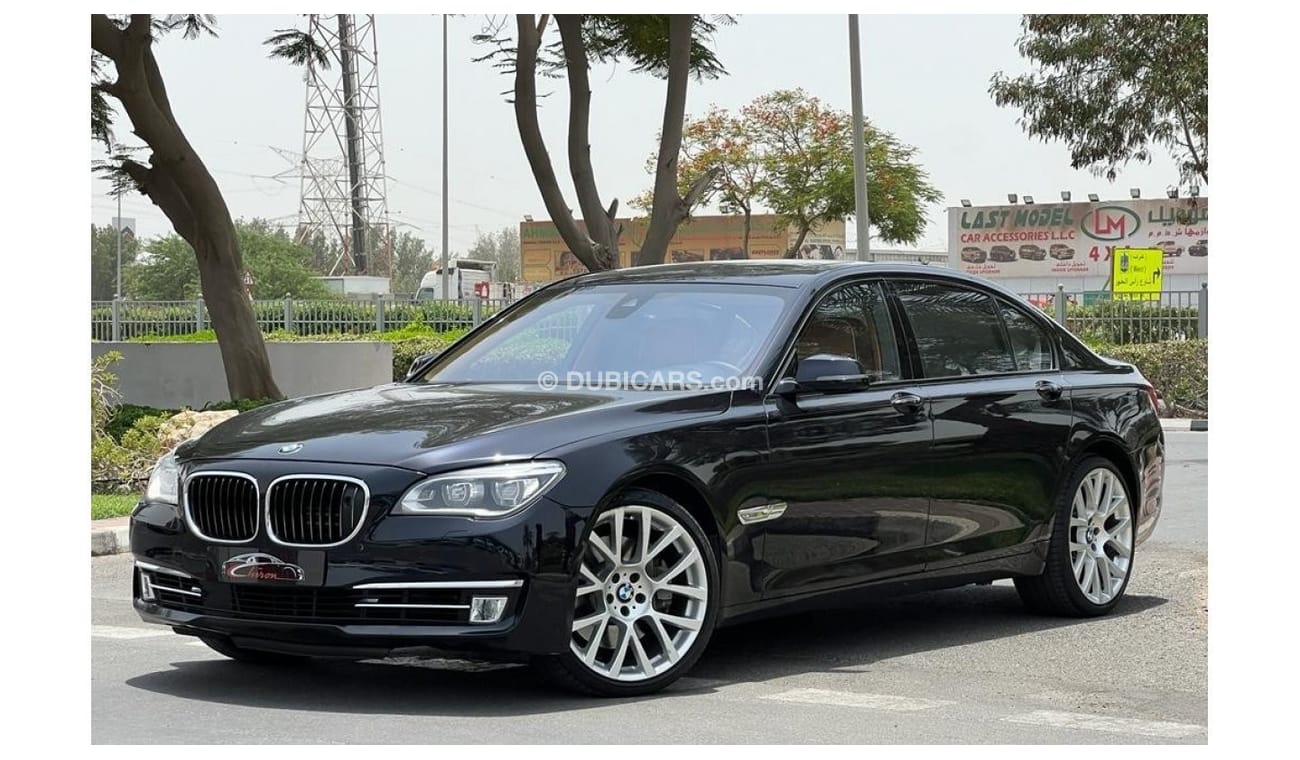 BMW 750Li UAE Edition BMW 750LI 2014 GCC INDIVIDUAL TOP RANGE SERVICE HISTORY IN PERFECT CONDITION
