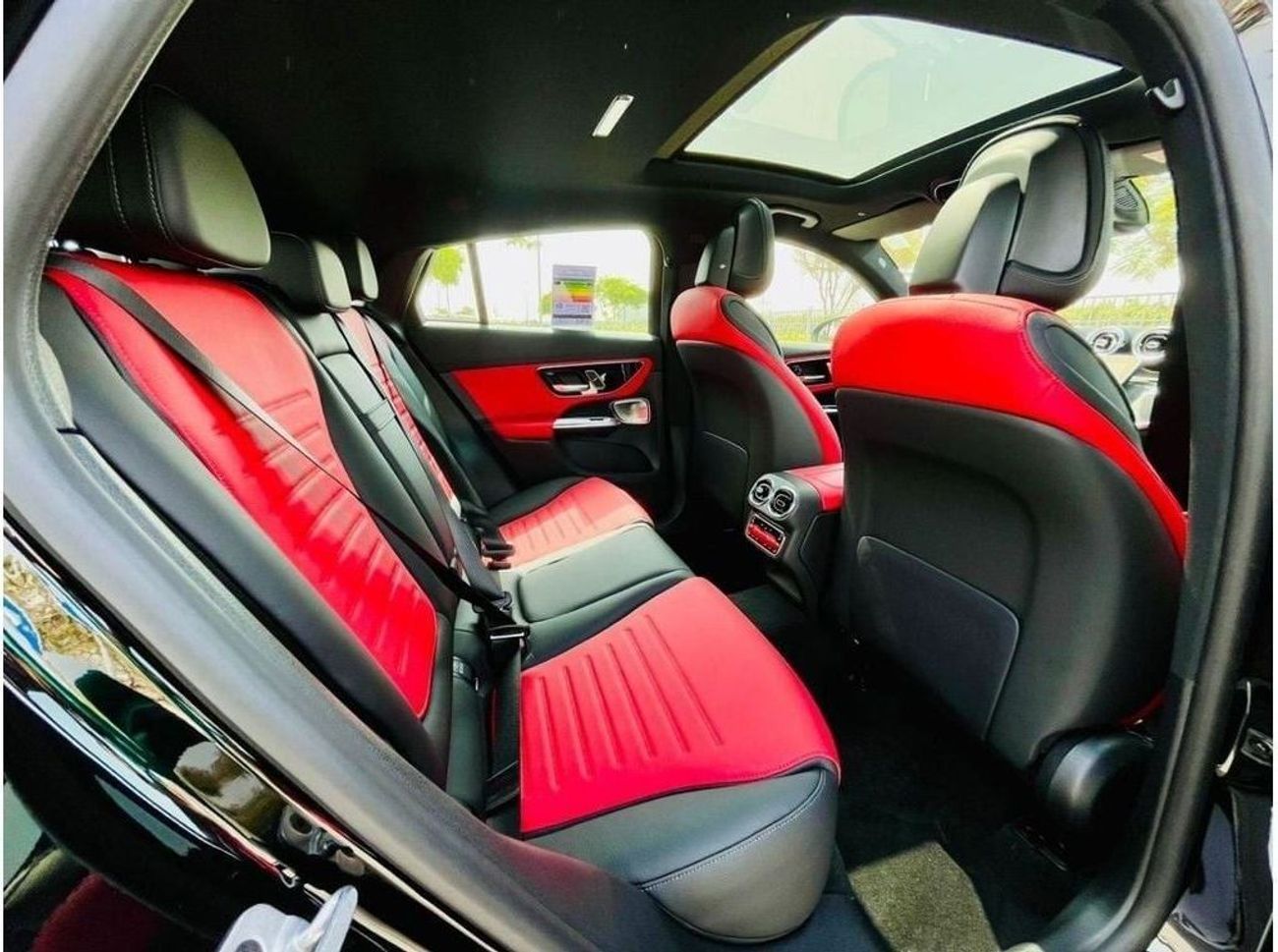 مرسيدس بنز GLC 200 | MERCEDES BENZ| GLC 200 4MATIC |GCC SPECS | YEAR 2024 | 5 YEAR WARRANT YEAR SERVICE CONTRACT