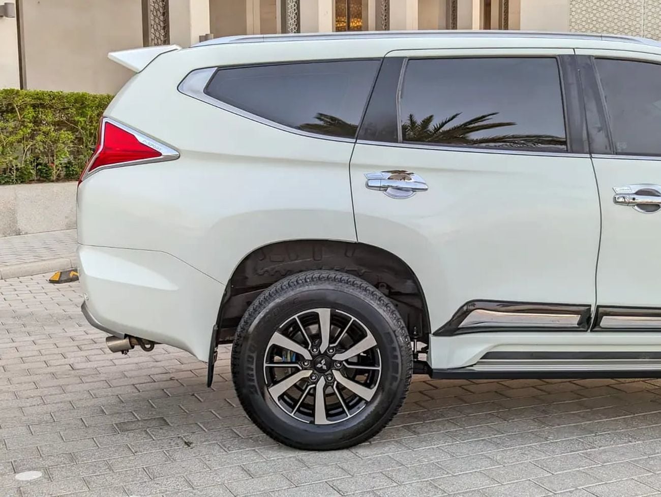 ميتسوبيشي مونتيرو سبورت GLS TOP FULL OPTION GCC ACCIDENT FREE IN EXCELLENT CONDITION