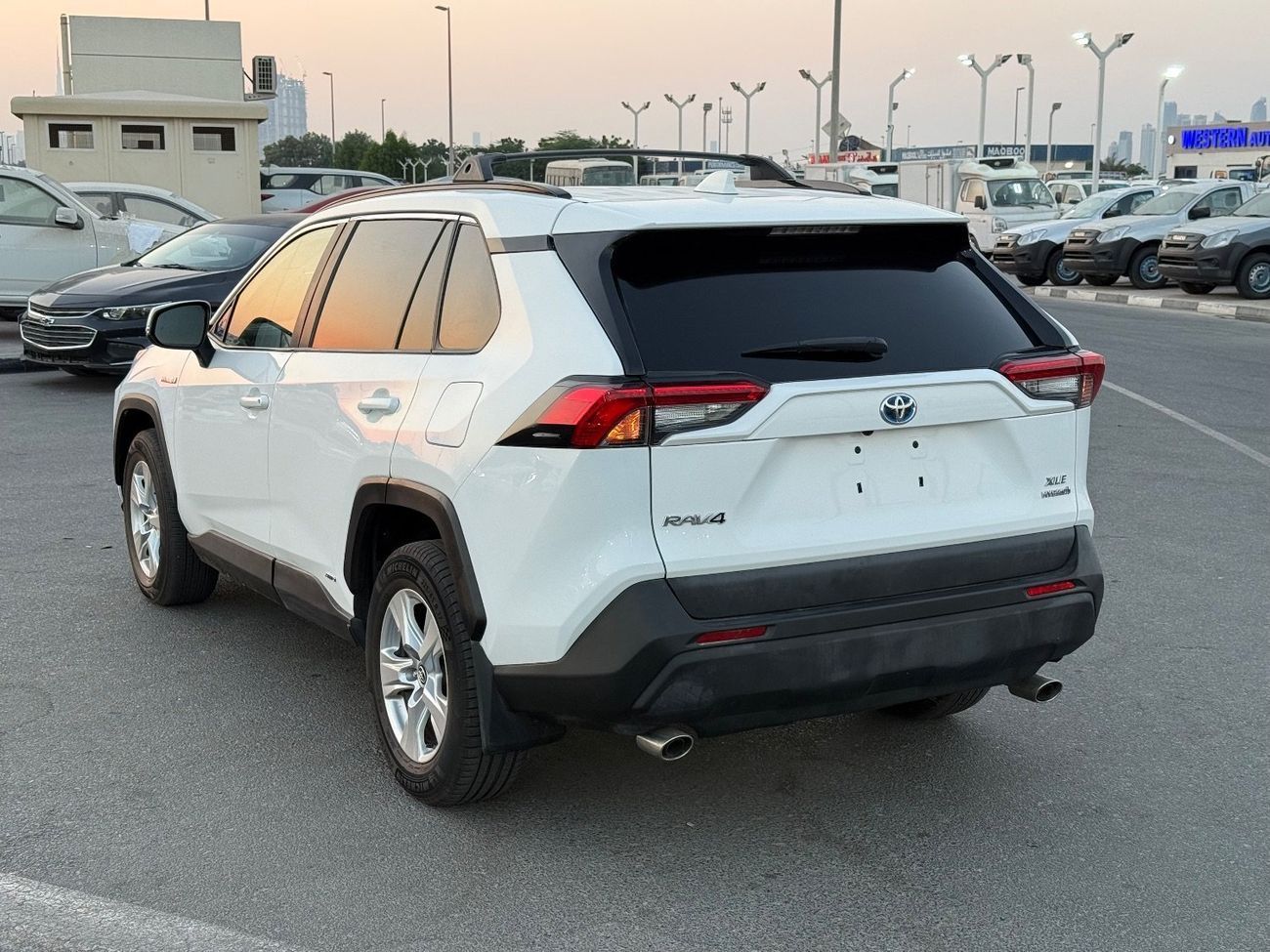 Toyota RAV4 XLE 2.5L 2021 TOYOTA RAV4 XLE HYBRID AWD IMPORTED FROM USA