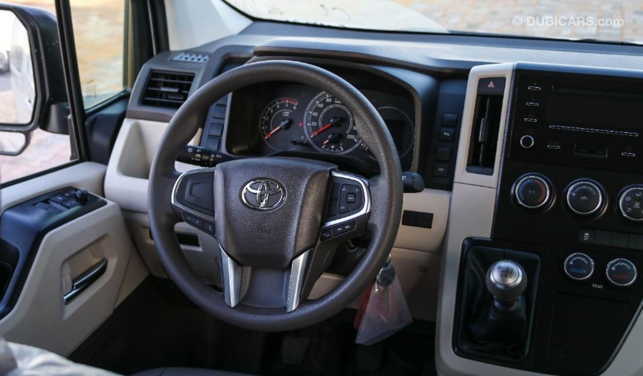 Toyota Hiace Toyota/HIACE D/Diesel 2.8L  PANEL HIGH ROOF