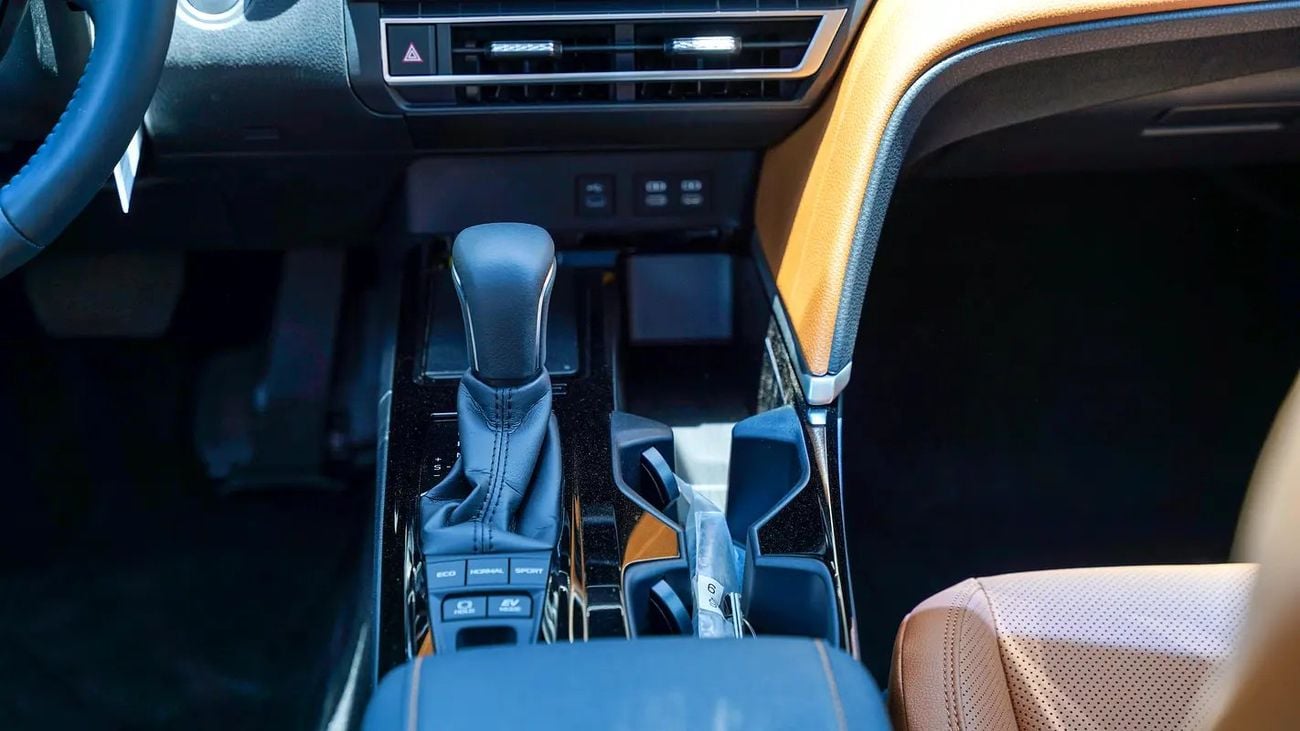 Toyota Camry LUMIERE HEV Lumiere GCC Specs