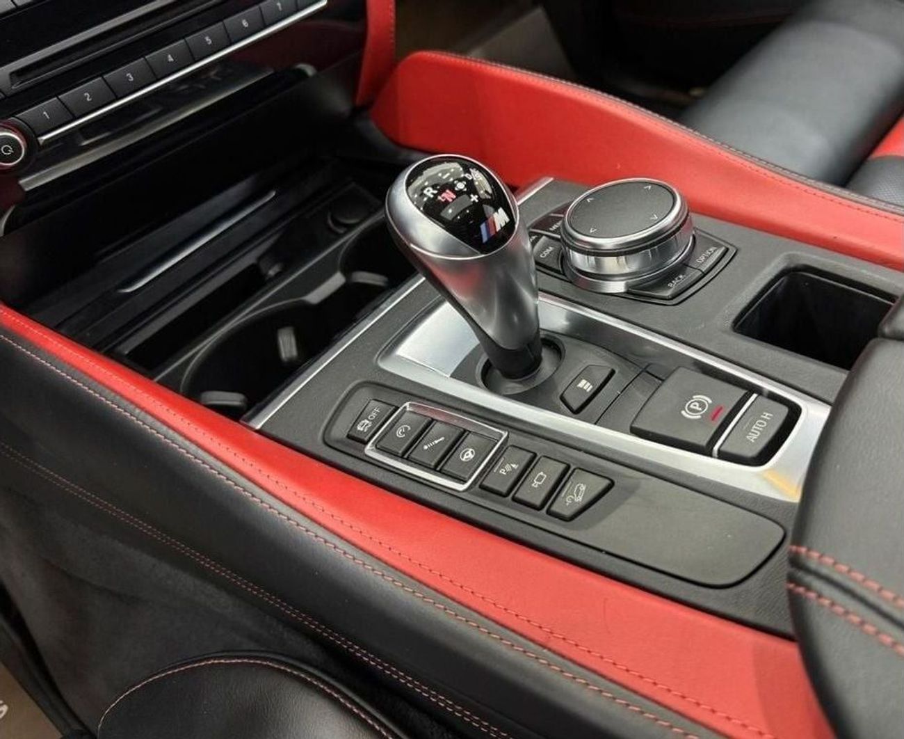 بي أم دبليو X6 M Std 4.4L 2018 BMW X6M M-Power, Warranty, Oct 2025 BMW Service Pack, Carbon Fiber Package, GCC