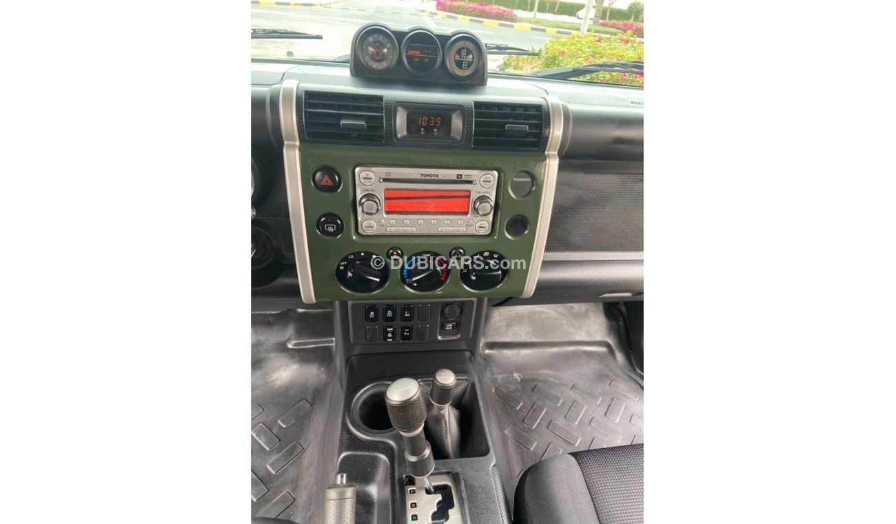 تويوتا إف جي كروزر تويوتا اف جي موديل 2012