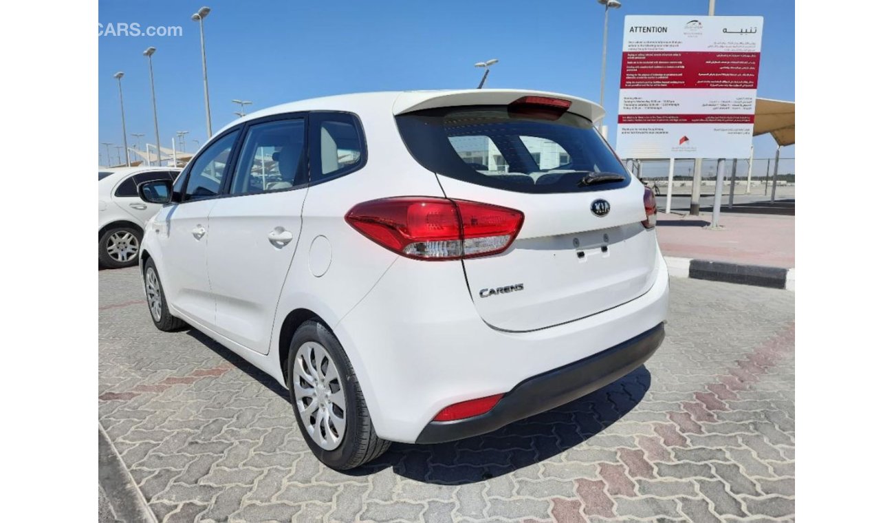 Kia Carens Kia Carens 2015 gcc very good car