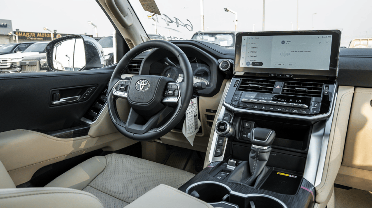 Toyota Land Cruiser ECT0114 - Toyota LC300 VXR  - 3.5L Hybrid Auto White with Beige 2025