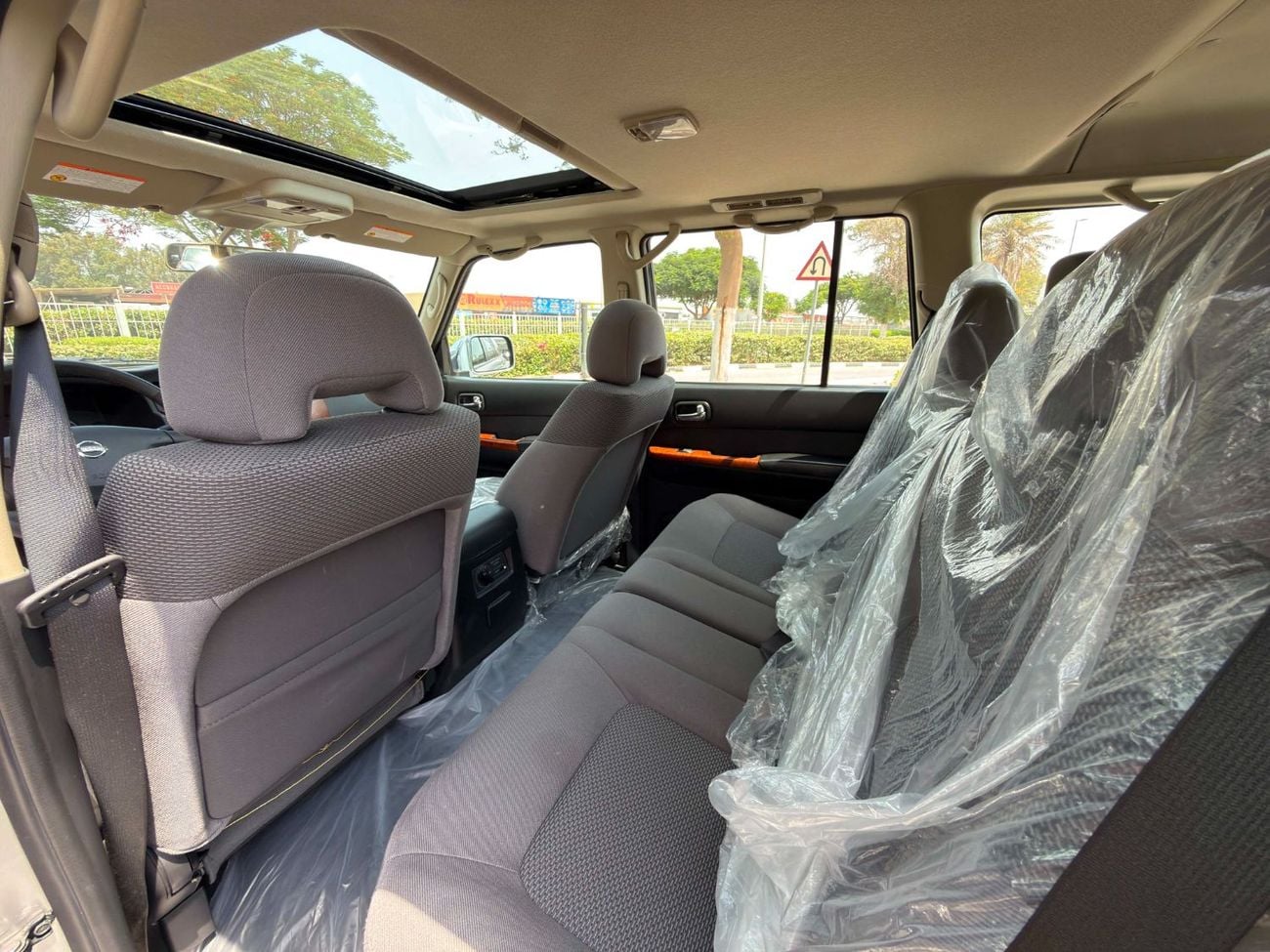 Nissan Patrol SUPER SAFARI HT **2024**GCC SPEC NEAT AND CLEAN