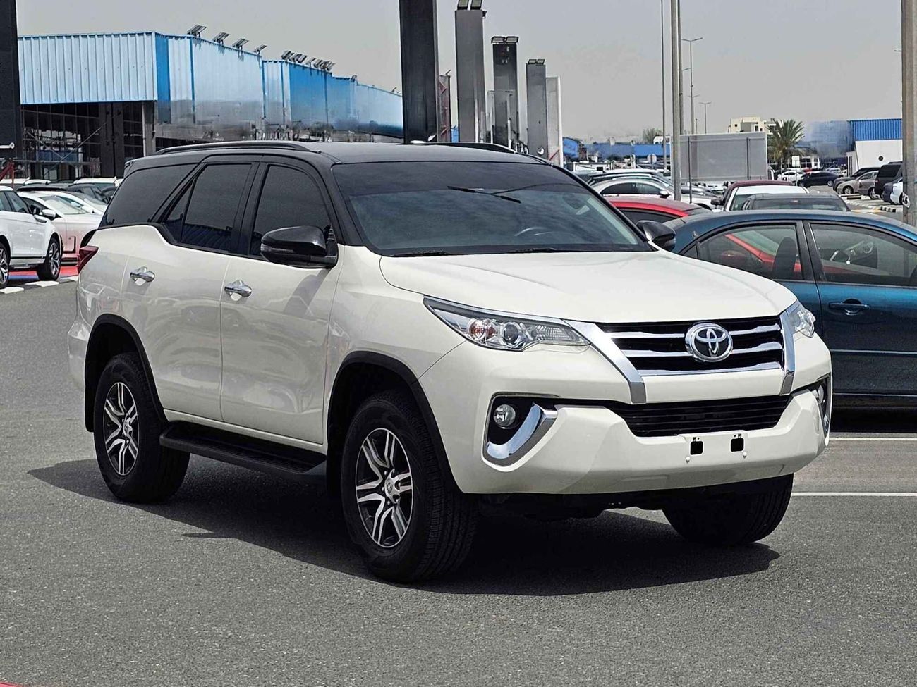 Toyota Fortuner EXR /V4/ BLACK EDITION/ 4WD/ DVD REAR CAMERA/ LEATHER SEATS/ LOW MILEAGE/ 1316 MONTHLY/ LOT#102957