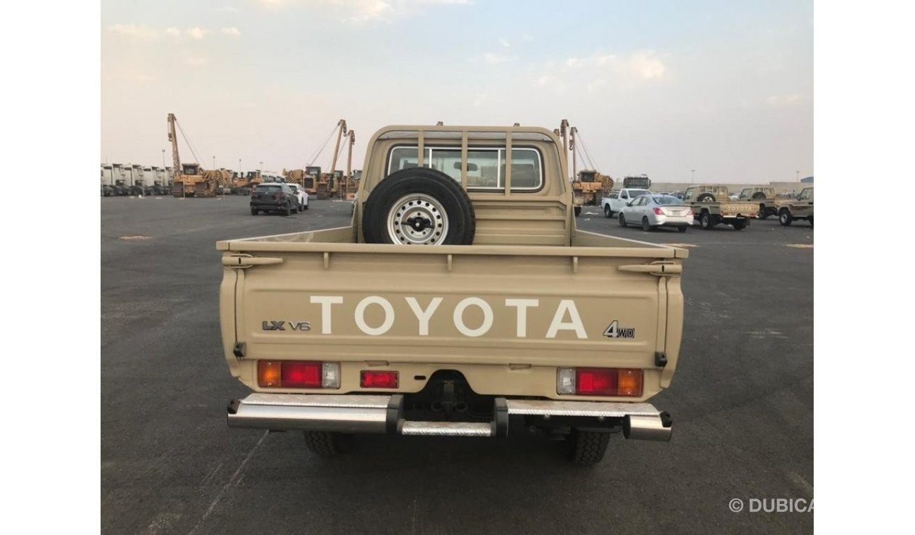 Toyota Land Cruiser Pickup Toyota Land Cruiser Pick Up LX, 6 Cyl, Petrol Engine, Manual Speed, Power Windows, Mirrors and Door