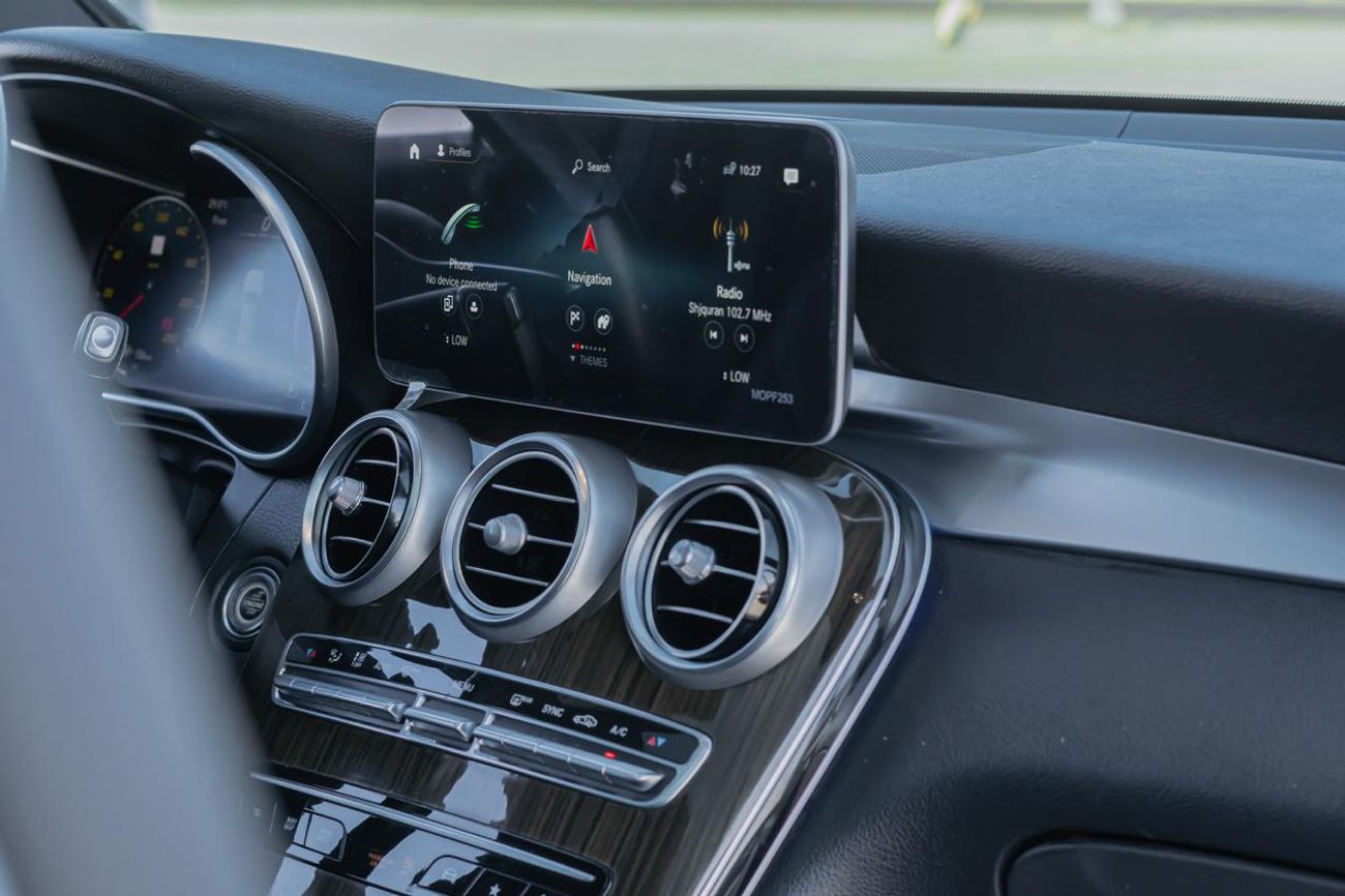 Mercedes-Benz GLC 300 Premium + 2.0L