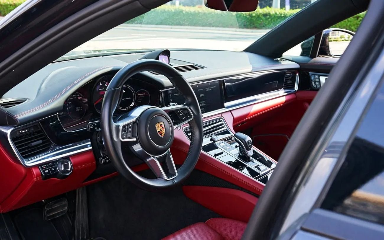 Porsche Panamera 4