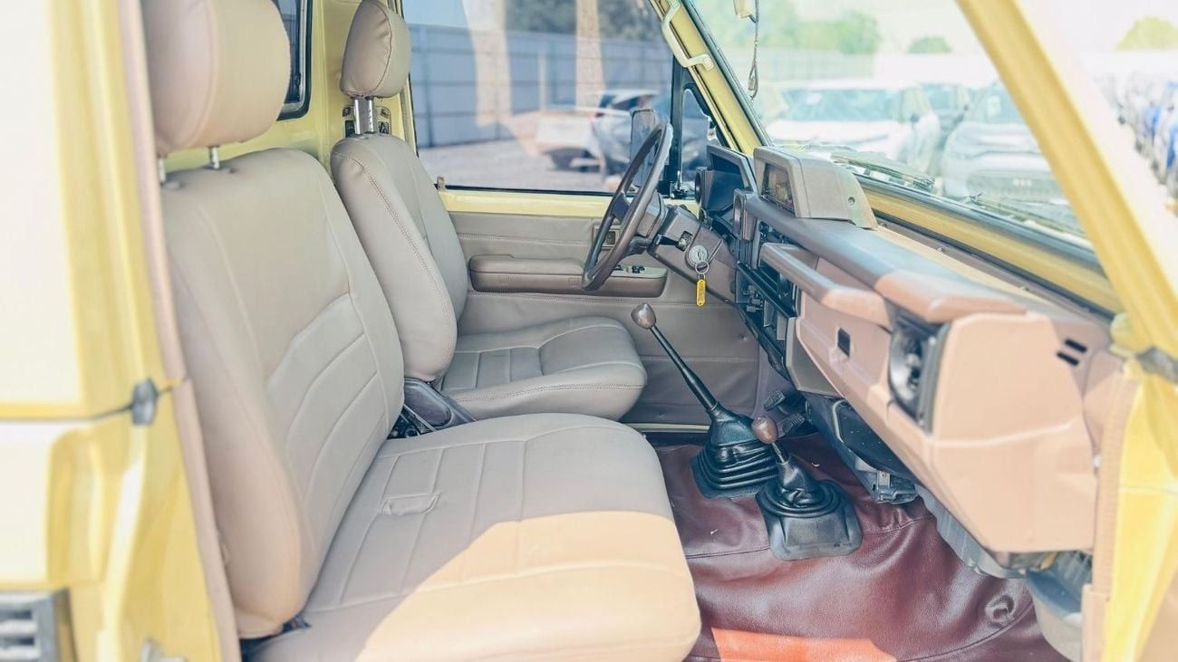 Toyota Land Cruiser Pick Up SINGLE CABIN | MANUAL TRANSMISSION | LHD | 4.5L PETROL ENGINE | 1995 | 4 X 4 | SPORTS BAR