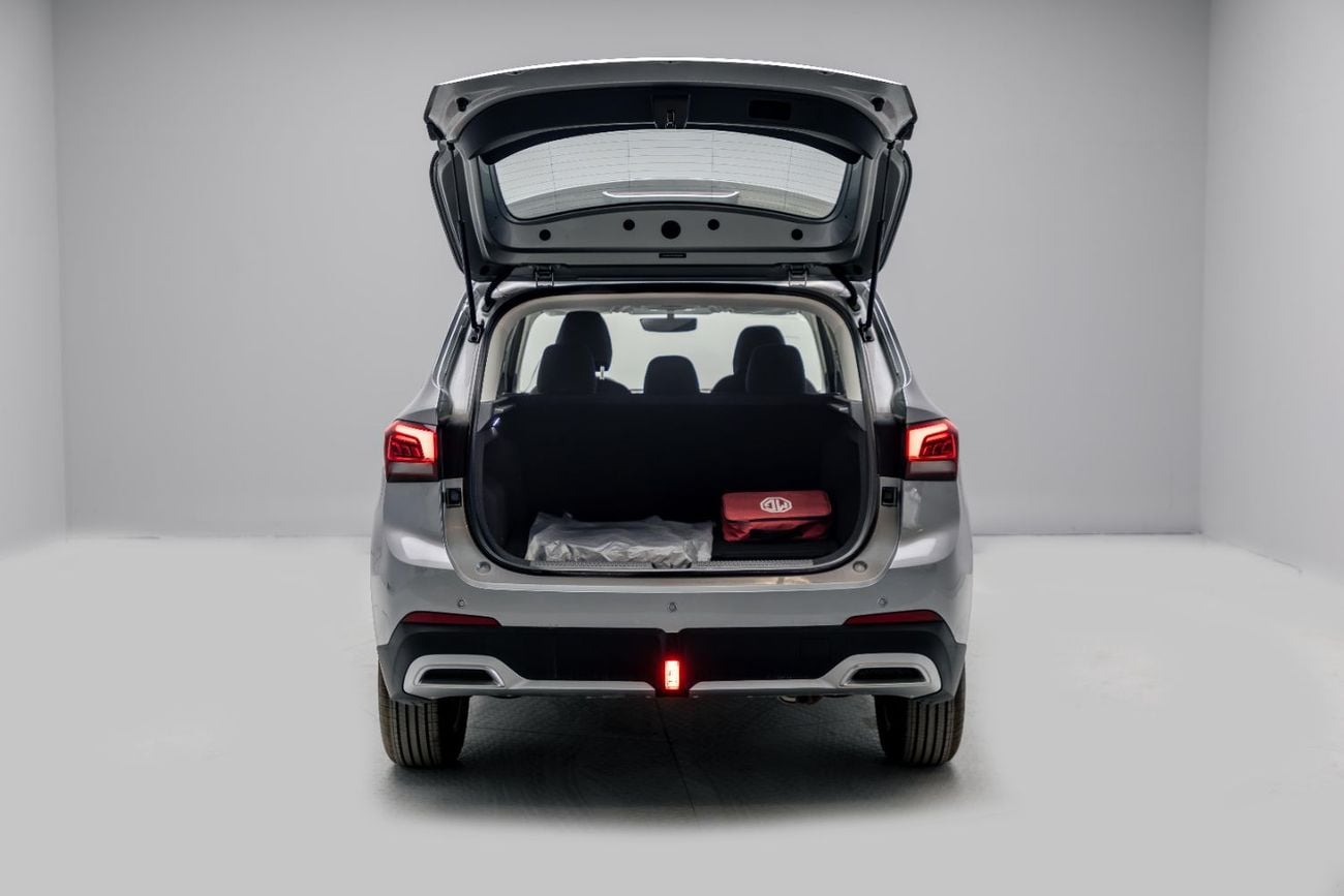 أم جي ZS STD 1.5L - Silver Inside Black | Export Only