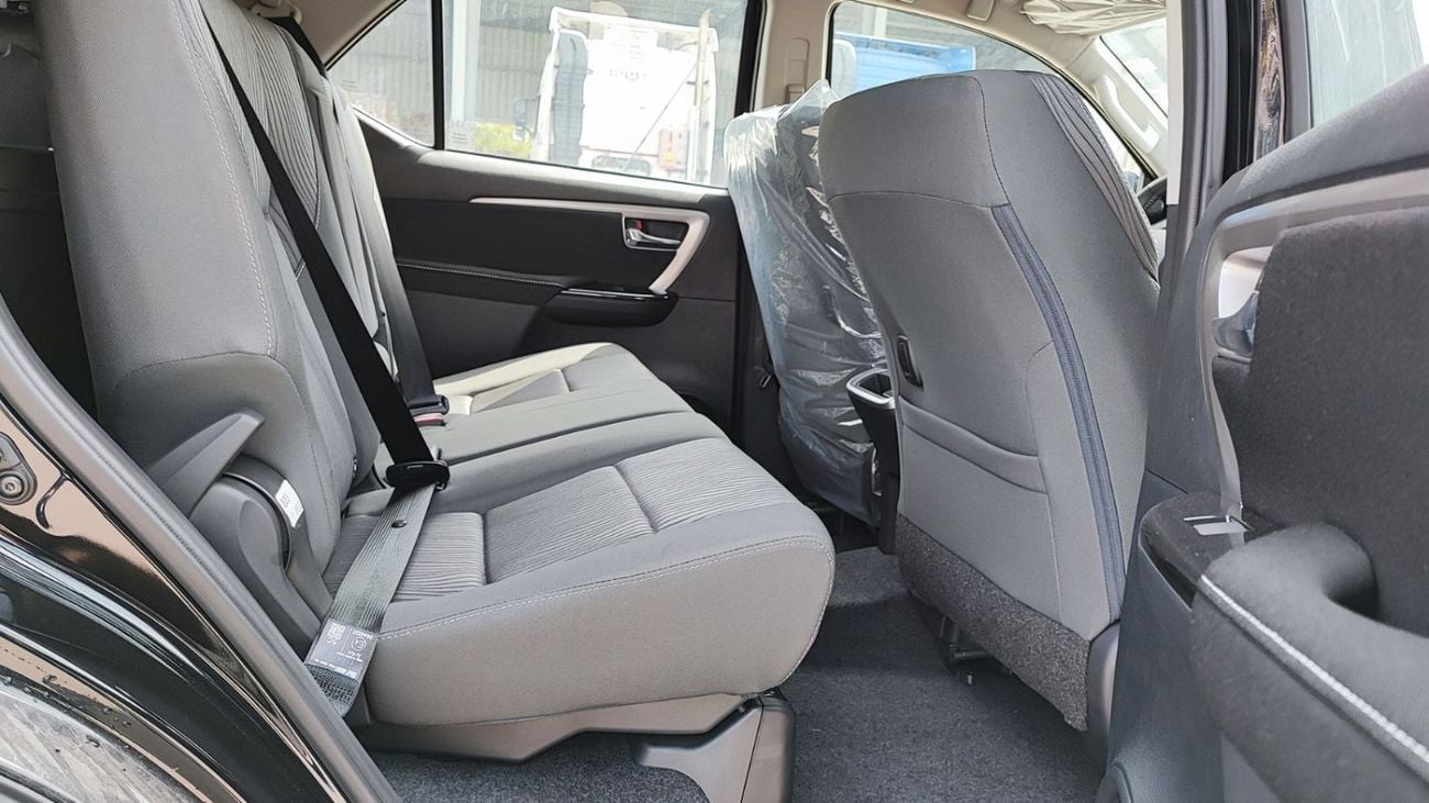 تويوتا فورتونر Toyota Fortuner / 2.7L V4 Petrol /  Climate Control / Only for Africa Special Price