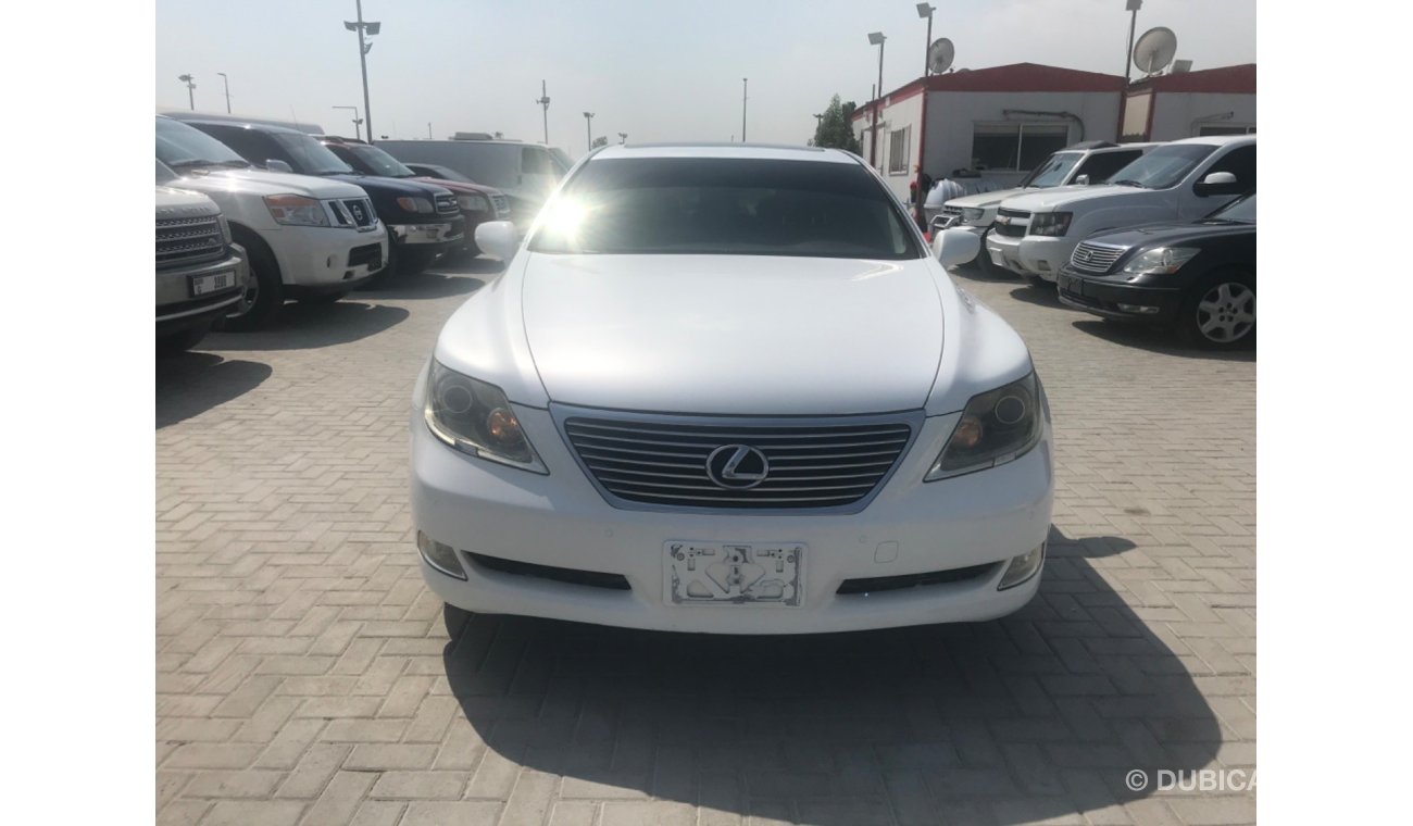 لكزس LS 460 لكزسLS460 بحالة نظيفة لارج وارد 2007