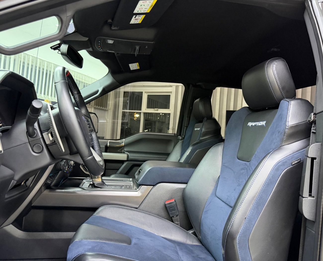 فورد إف-150 رابتور GCC .. FSH .. Warranty .. Original paint .. V6 .. Top Range