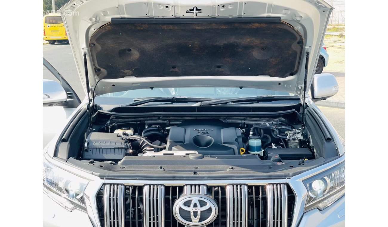 Toyota Prado TOYOTA PRADO DIESEL ENGINE 2.8 MODEL 2017 FULL OPTION SEVEN SEATER