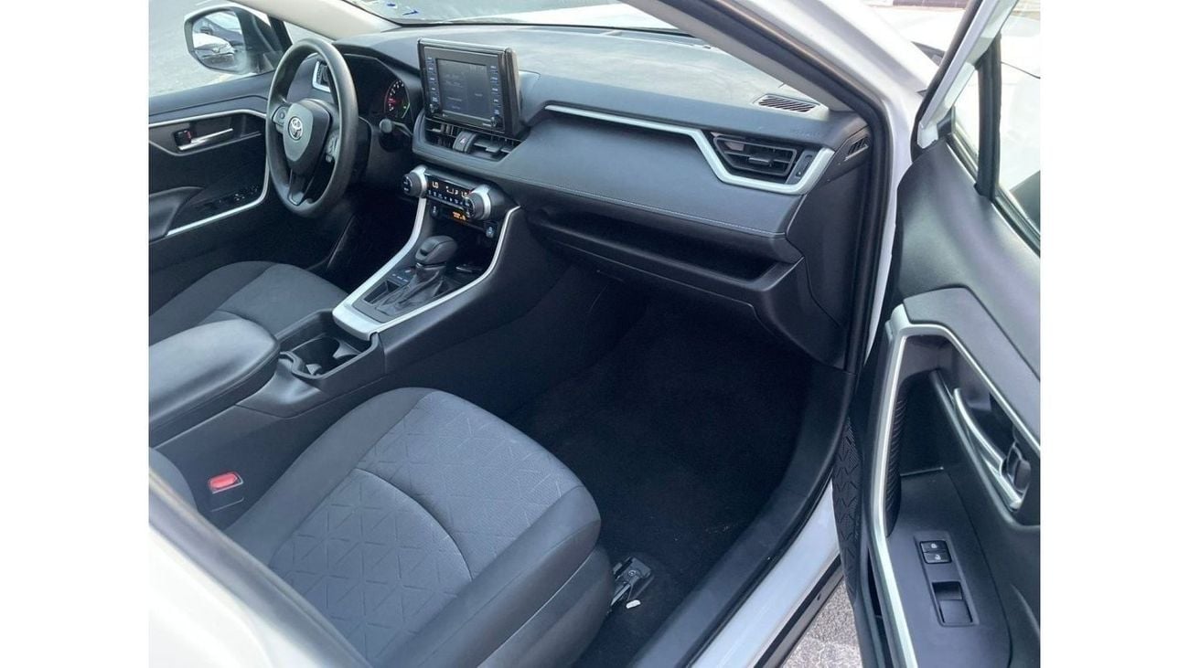 تويوتا راف ٤ 2021 Toyota Rav4 XLE 2.5L V4 Push Start Electric Seat -  UAE PASS