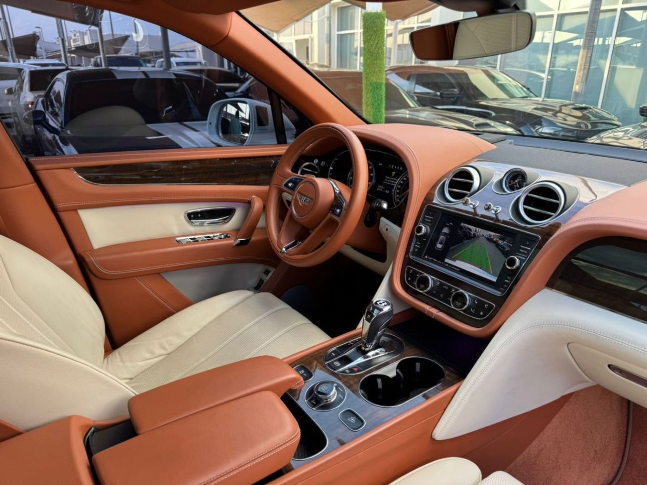 Bentley Bentayga BENTLEY BENTAYGA V8 GCC FULL OPTION ORIGINAL PAINT PERFECT CONDITION