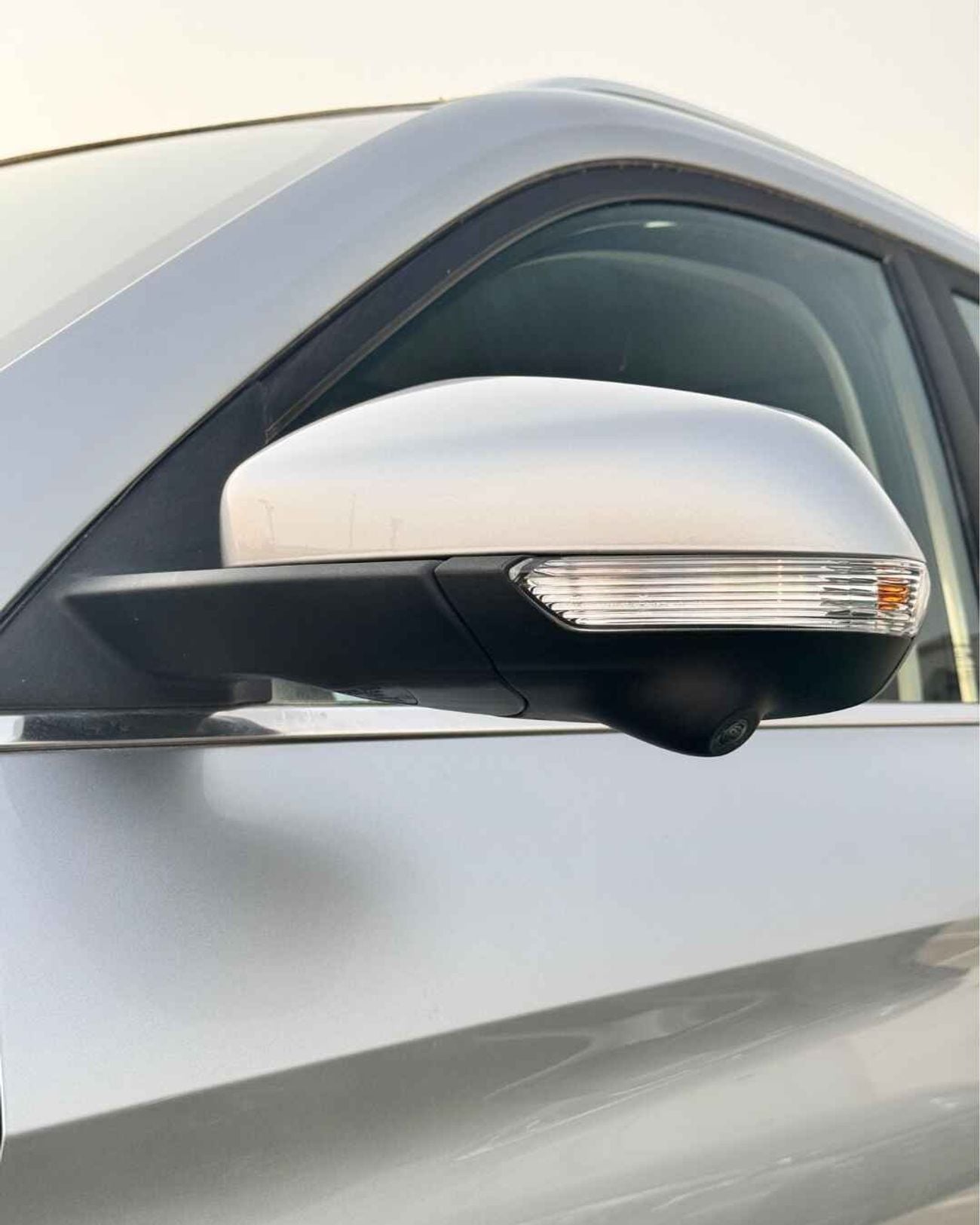 MG ZS LUX