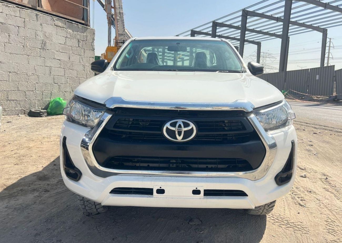 تويوتا هيلوكس diesel ,2.8 liter ,right hand drive ,single cabin ,4wd ,2017 ,only for export available