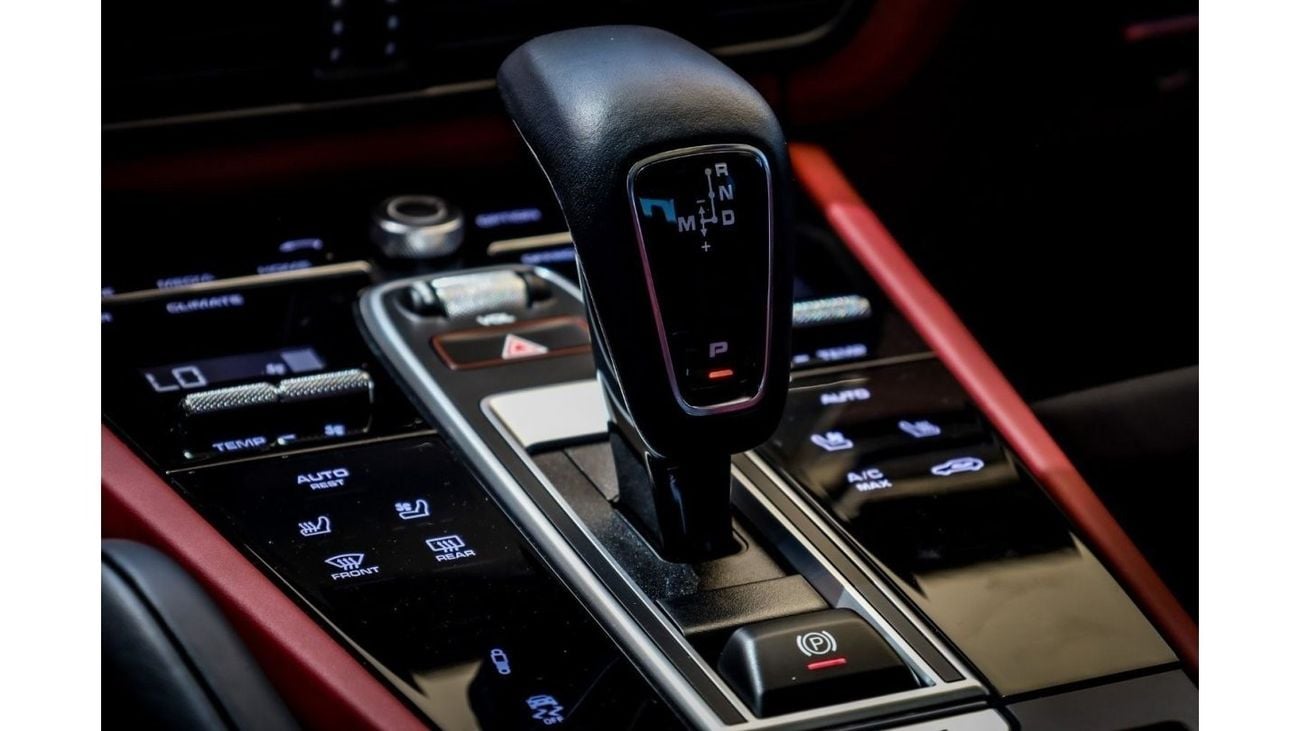 بورش كايان Porsche Cayenne Coupe Platinum Edition 2023 GCC under Agency Warranty with Flexible Down-Payment