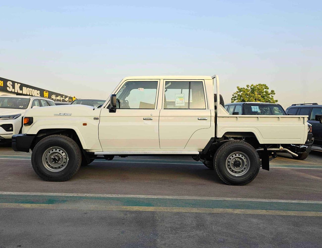 Toyota Land Cruiser Pick Up LC79 STD-E / M/T / DOUBLE CABIN / 2.8L V4 DIESEL / SNORKEL / 4WD (CODE # STD-E)