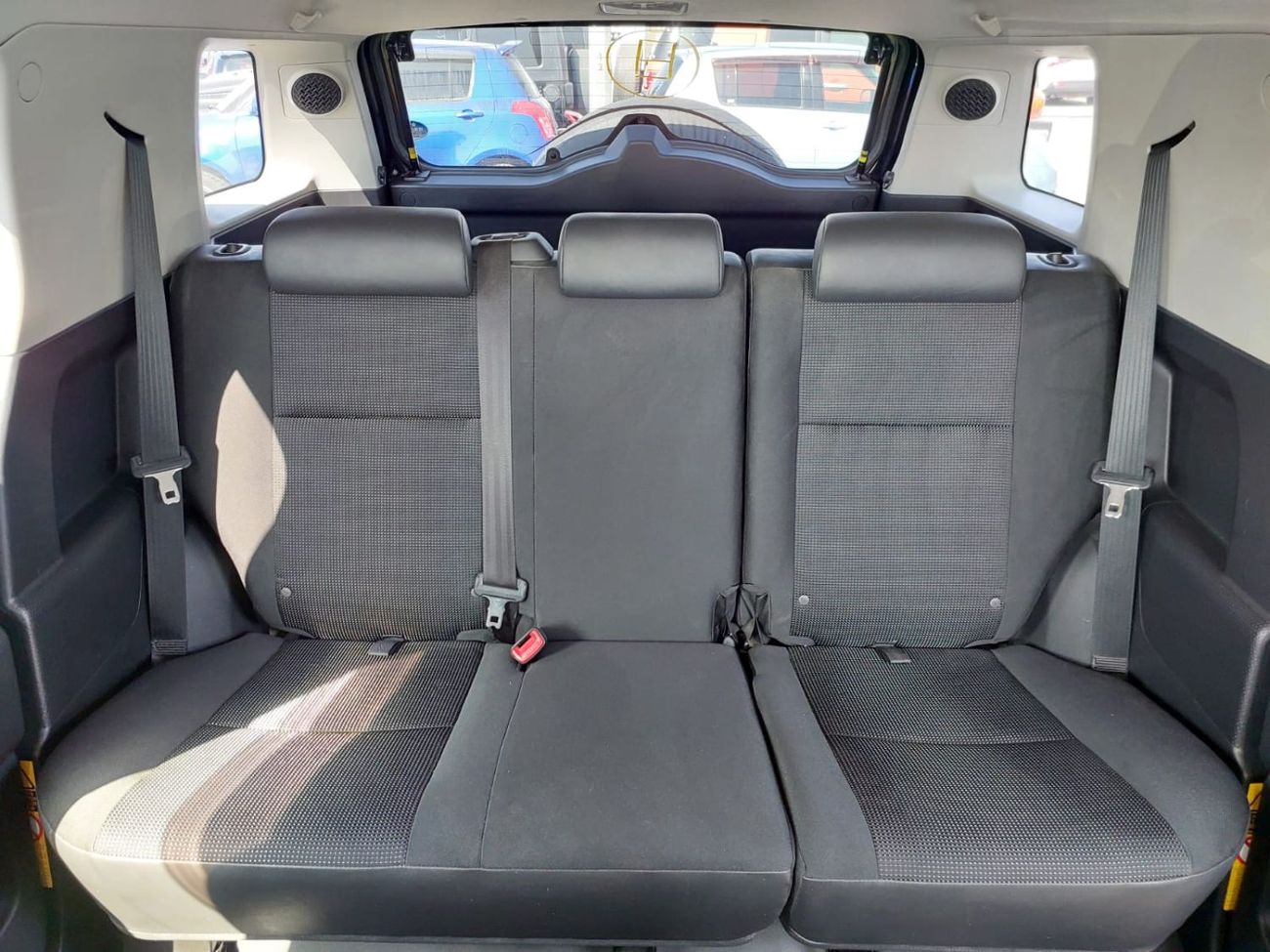 تويوتا إف جي كروزر (RAMADAN OFFER) TOYOTA FJ CRUISER SUV RHD 2013 MODEL 4.0 L PETROL AUTOMATIC(PM23149)