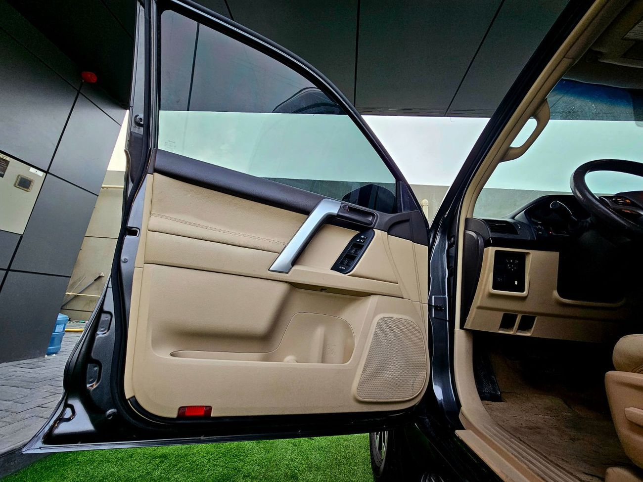 Toyota Prado VXR/ SUNROOF/ LEATHER ELECTRIC SEATS/ FULL OPTION/ LOW MILEAGE