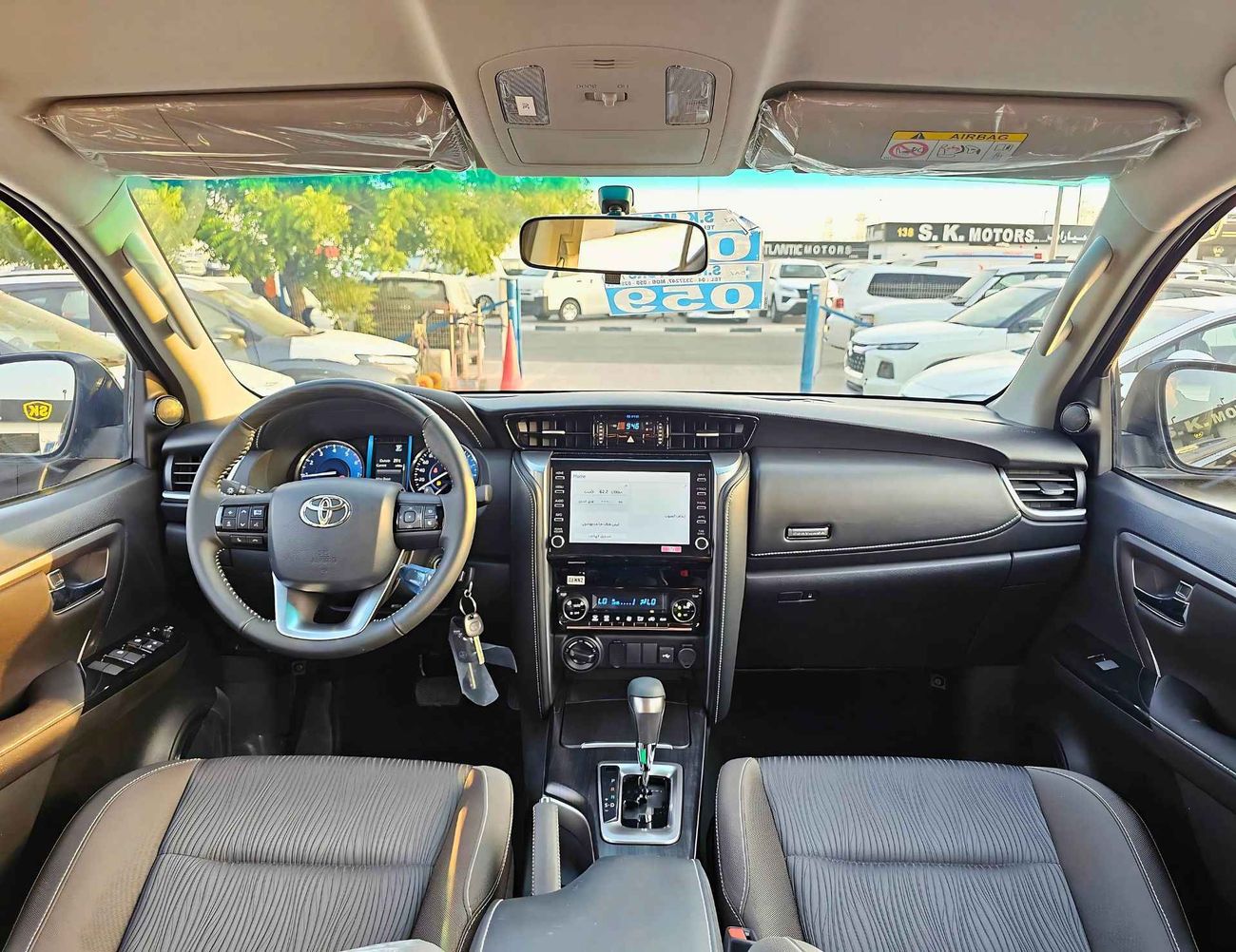 تويوتا فورتونر 4.0L V6 PETROL / AUTO AC / DIFF LOCK / DVD CAMERA (CODE # F6S)